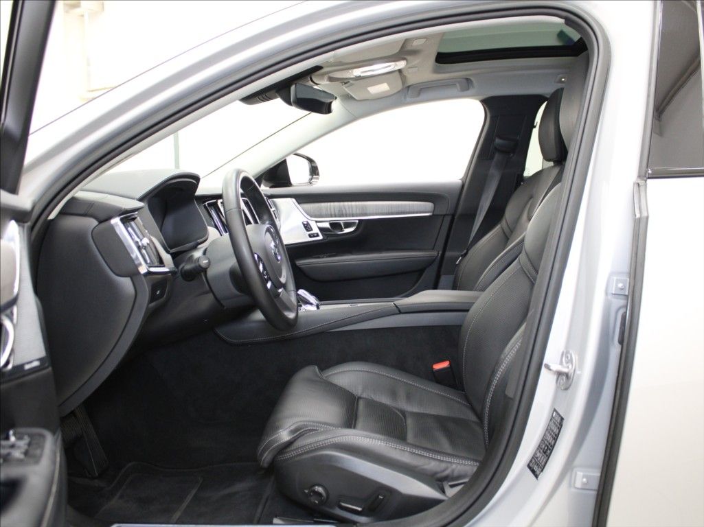 Volvo V90, 2,0 B6 AWD Ultimate Dark B&W - fotka 6
