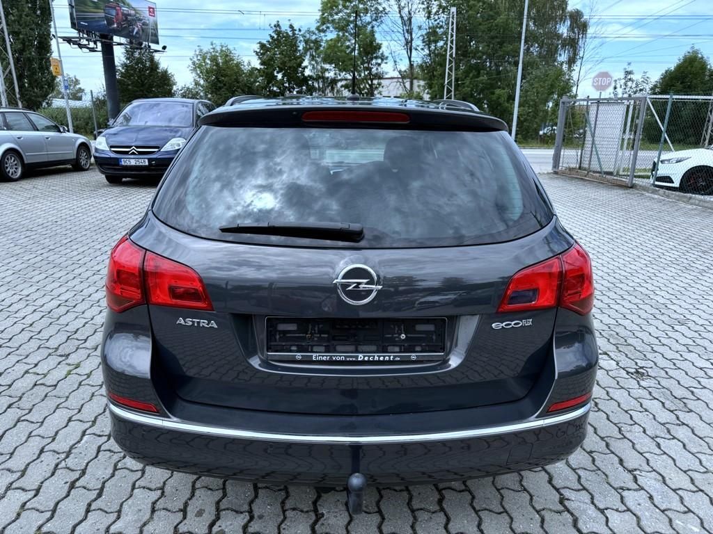 Opel Astra, 1.4T 103 kW SPORTS TOURER - fotka 4