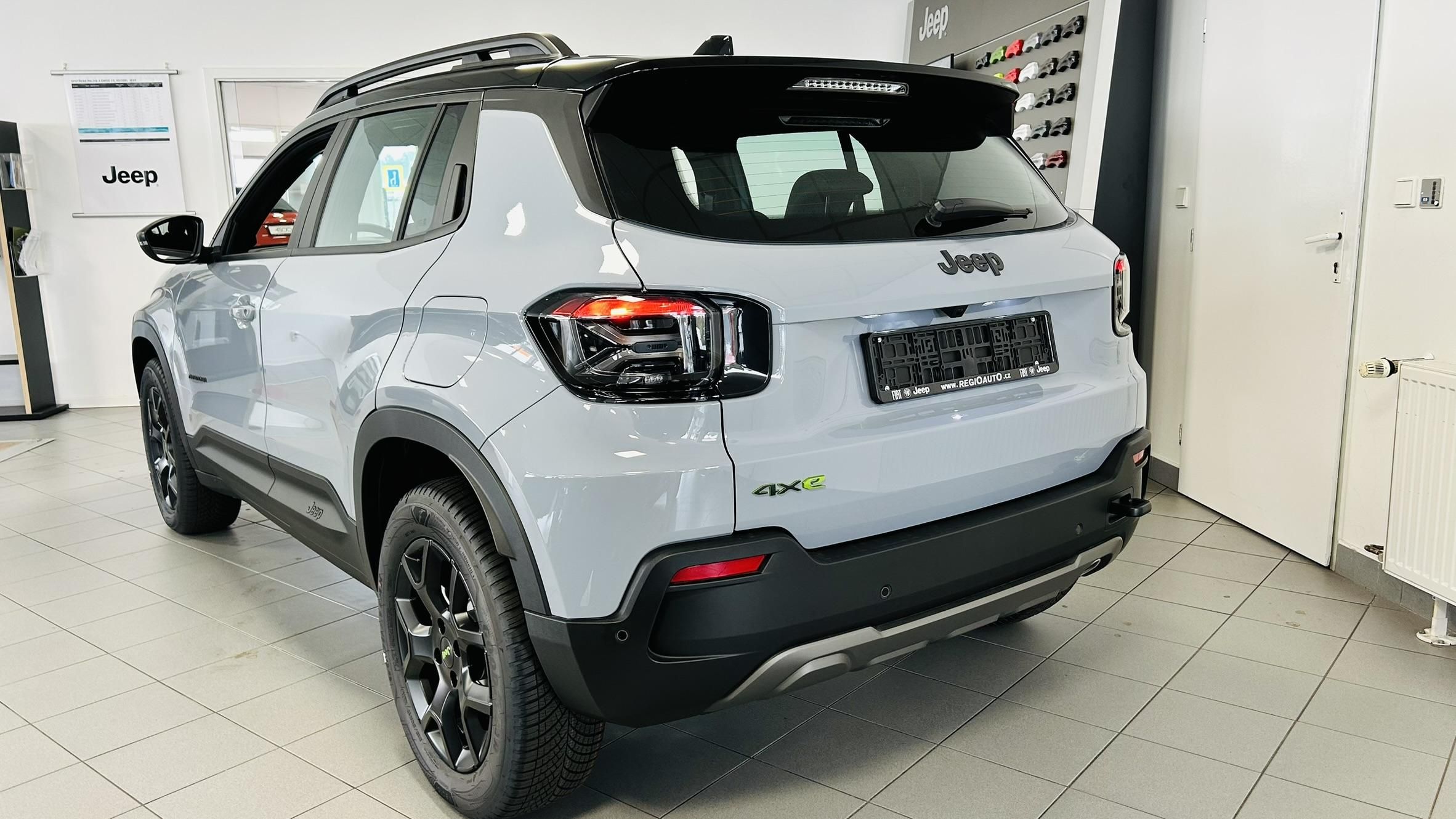 Jeep Avenger, 1.2i 145k 4xe Upland - fotka 2