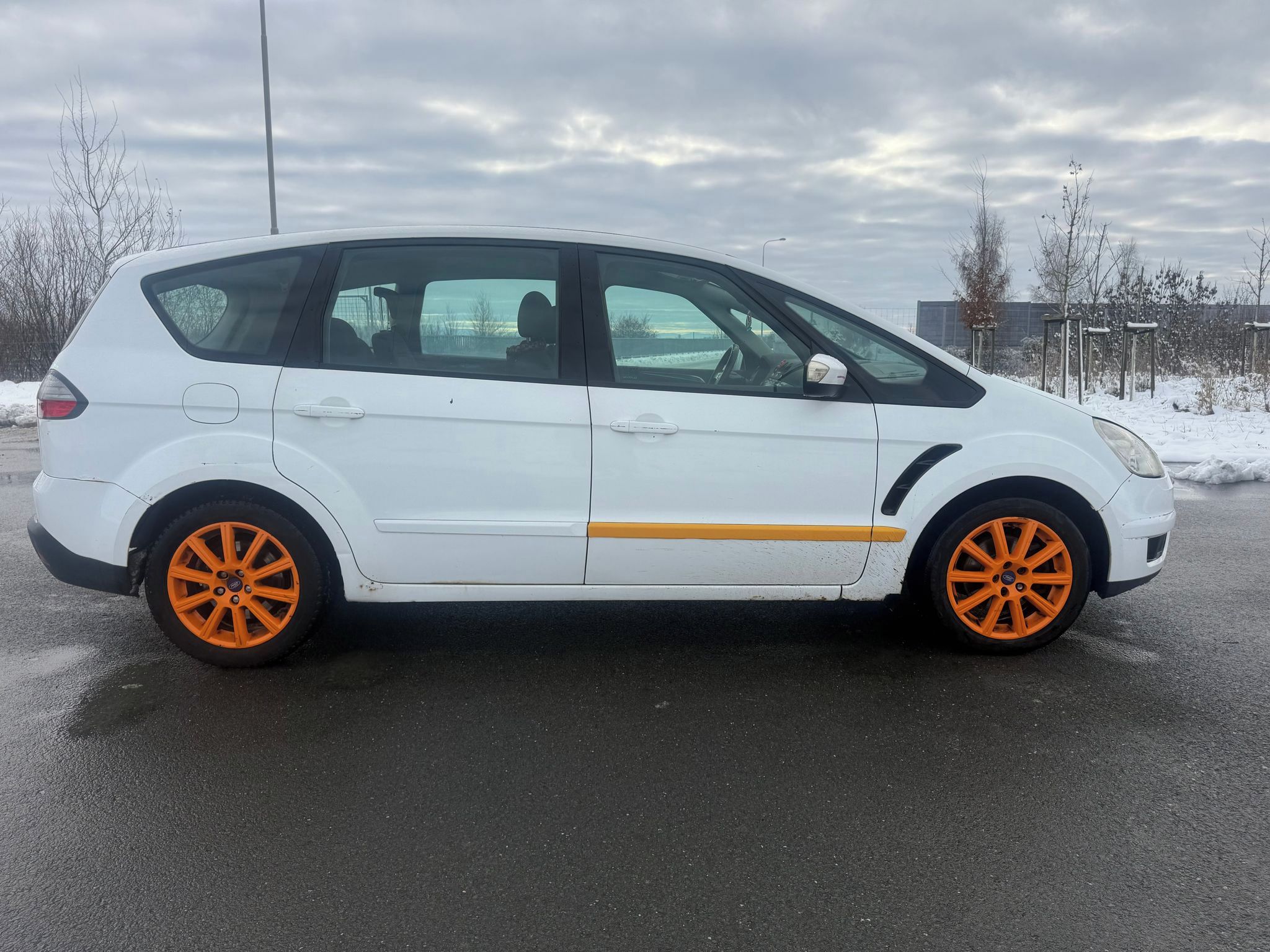 Ford S-MAX, 2,0 TDCI 7 MÍST STK 10/26 - fotka 6