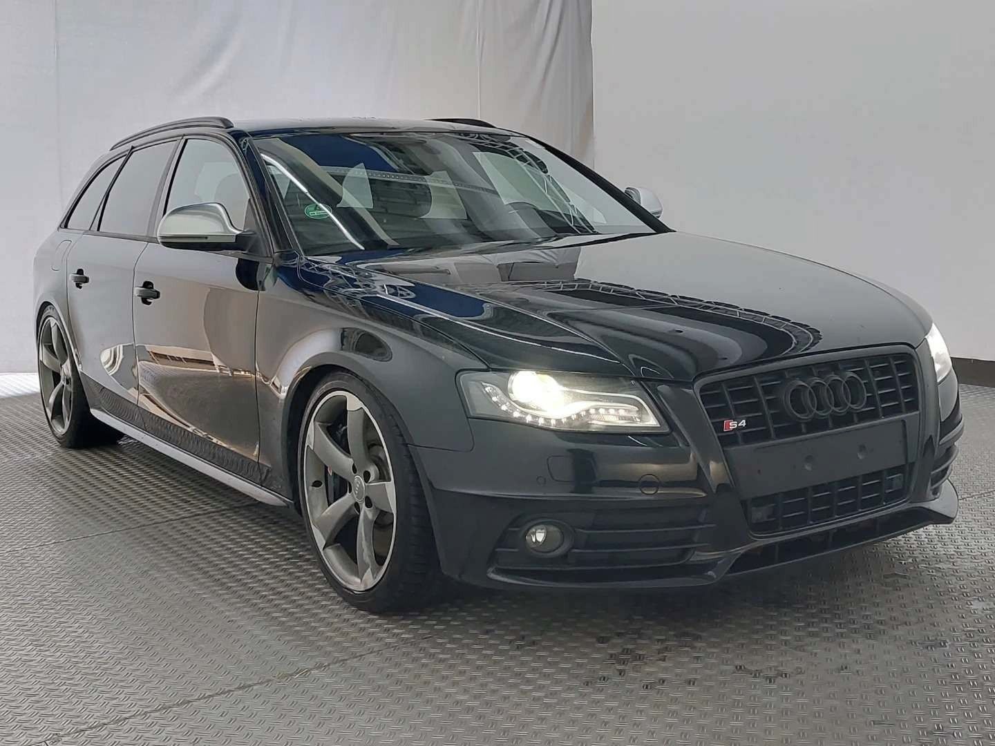 Audi S4, 3.0 Tfsi 245KW BUFÍK NA DÁLKU
