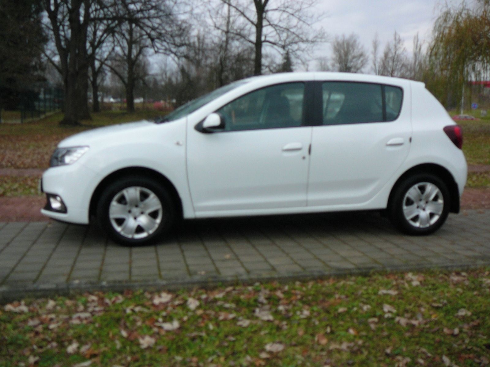 Dacia Sandero, 0.9SCe 1MAJ ČR 60000KM!!! - fotka 3