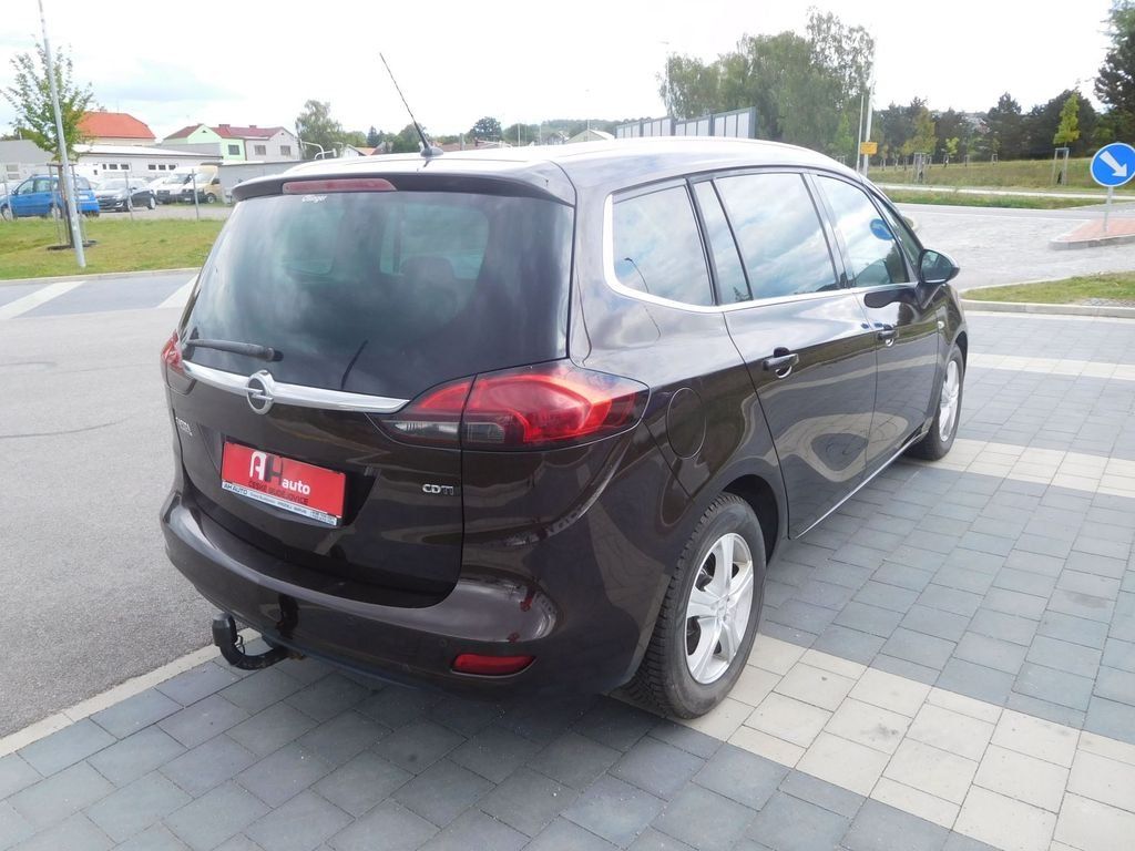 Opel Zafira, Tourer 2.0CDTi, 96kW, 7.Míst - fotka 4