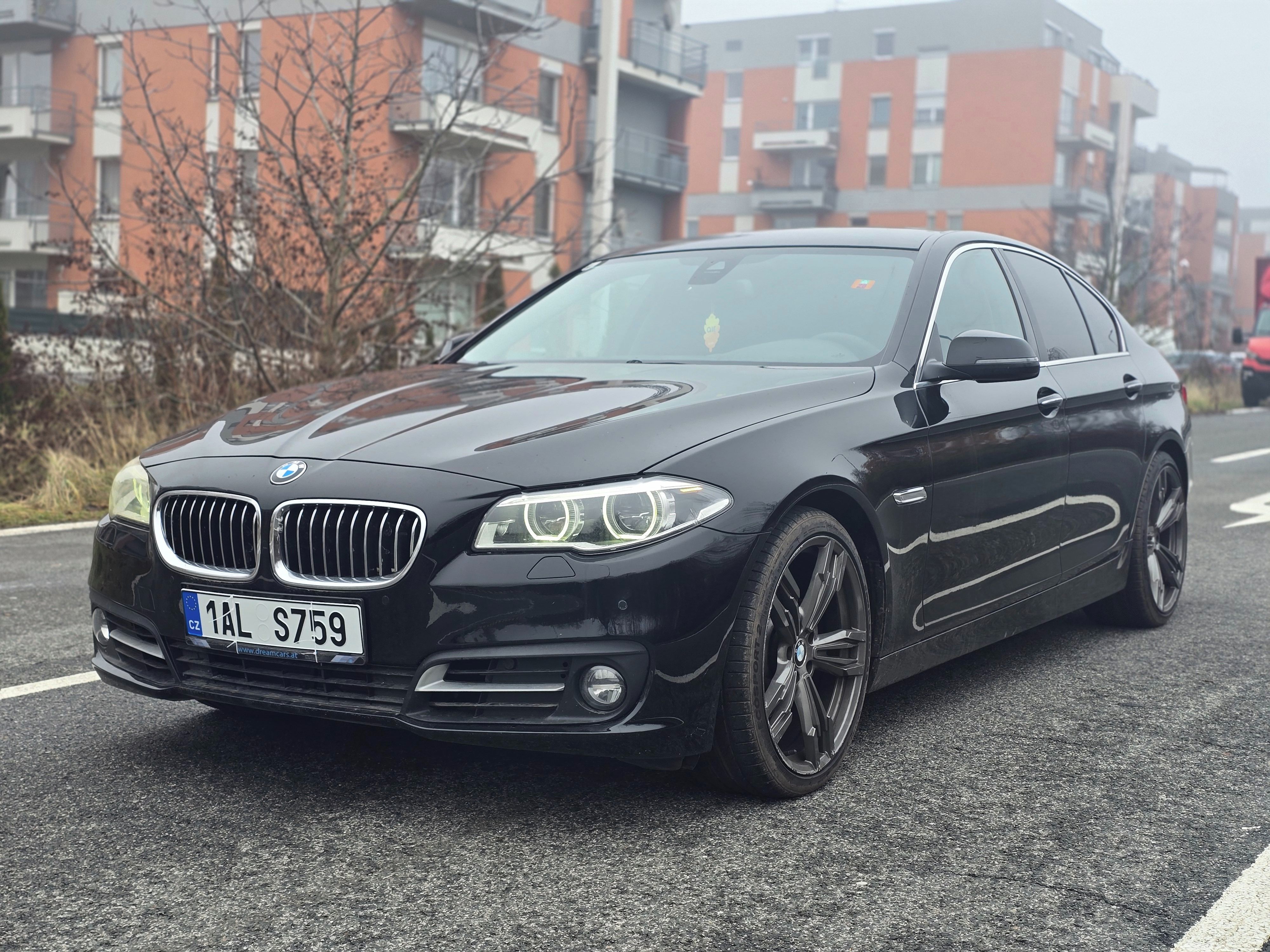 BMW Řada 5 - fotka 6