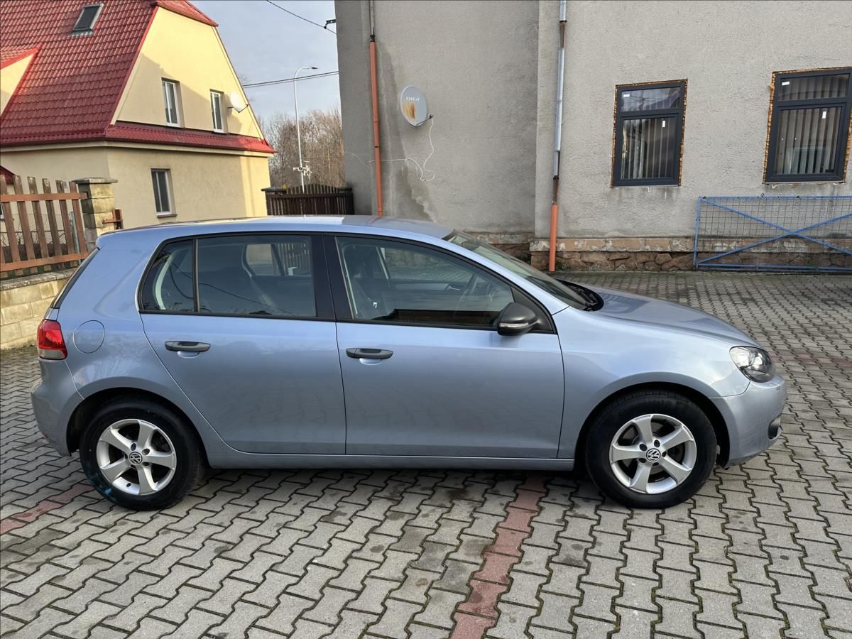 Volkswagen Golf, 1,6 MPI bez koroze - fotka 2