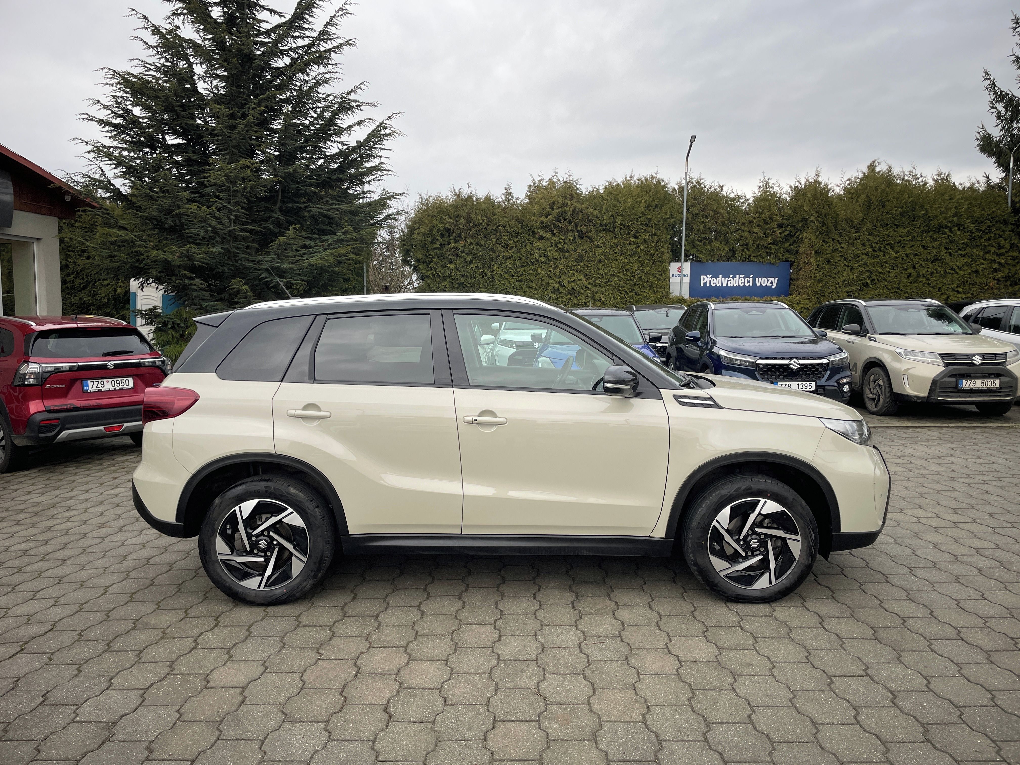Suzuki Vitara, 1,4 Elegance Hybrid 2WD - fotka 2