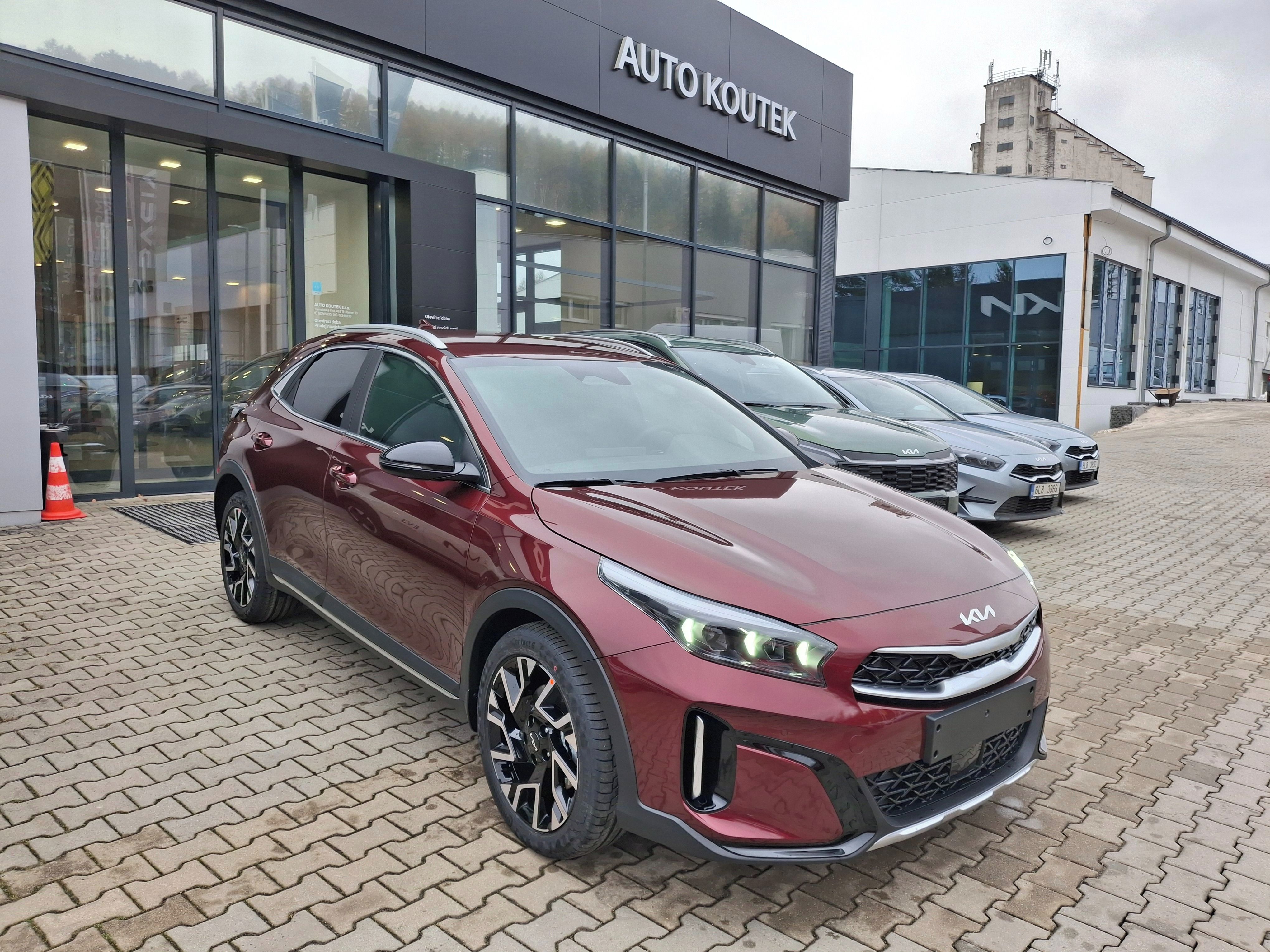 Kia XCee´d, 1,6 T-GDi 7DCT STEEL EDITION - fotka 3