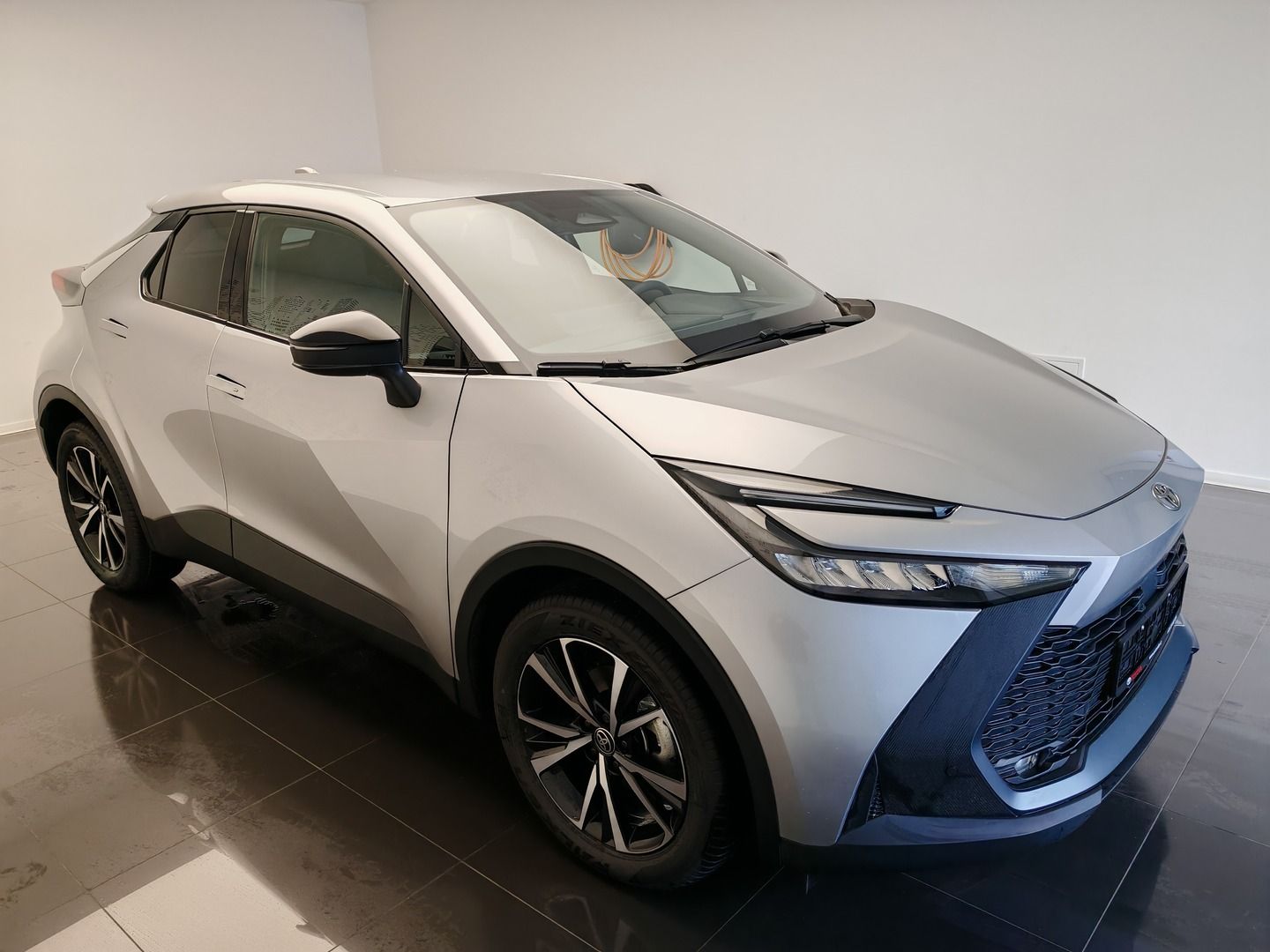 Toyota C-HR, 2.0 Hybrid E-CVT Style - fotka 3