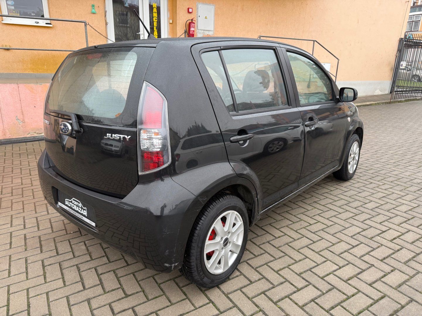 Subaru Justy, 1.0 - fotka 4