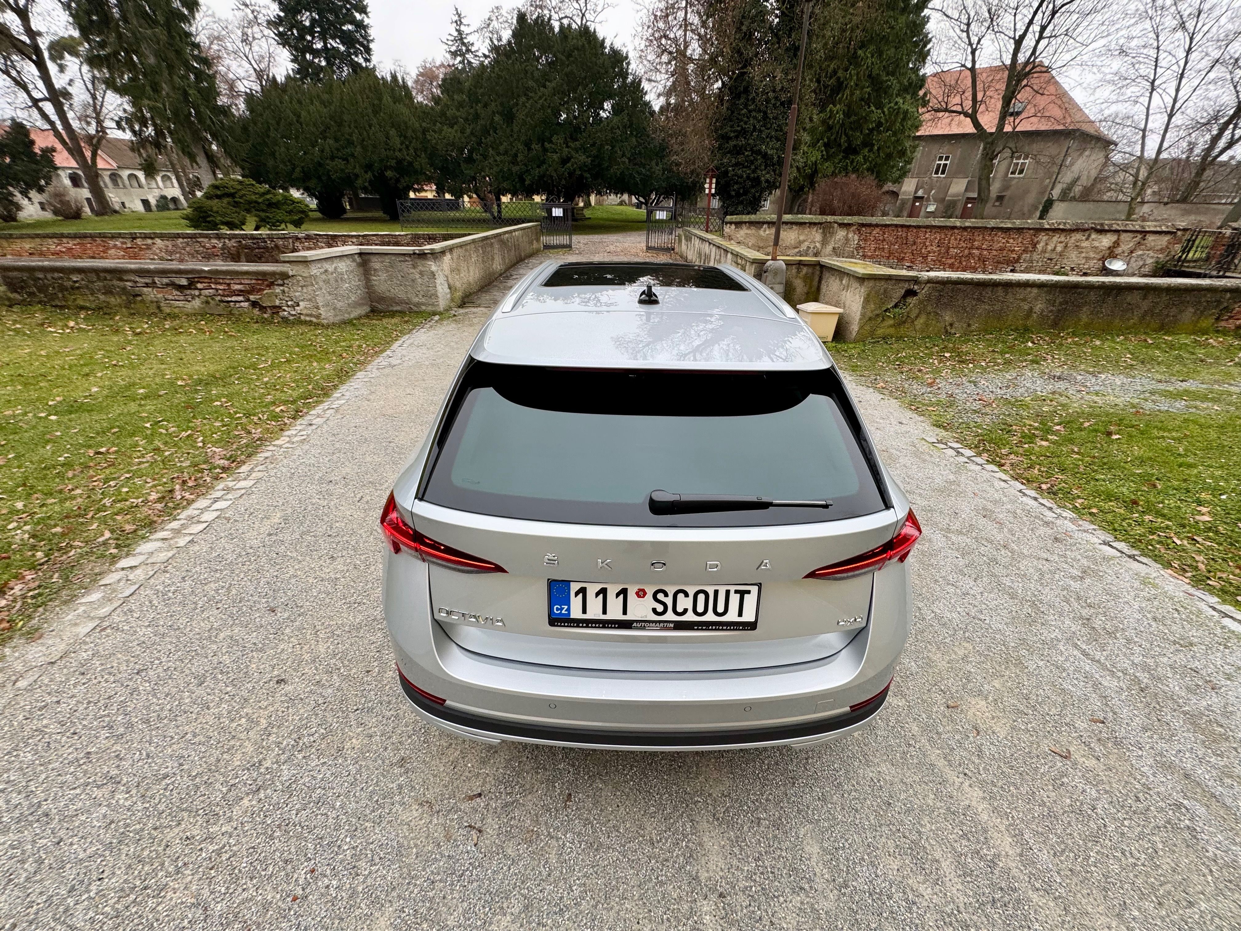 Škoda Octavia, SCOUT 2,0Tdi 147kw-4x4 DSG PAN - fotka 6