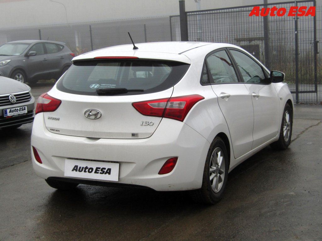 Hyundai i30, 1.6 CVVT,1.maj,ČR,AC - fotka 4