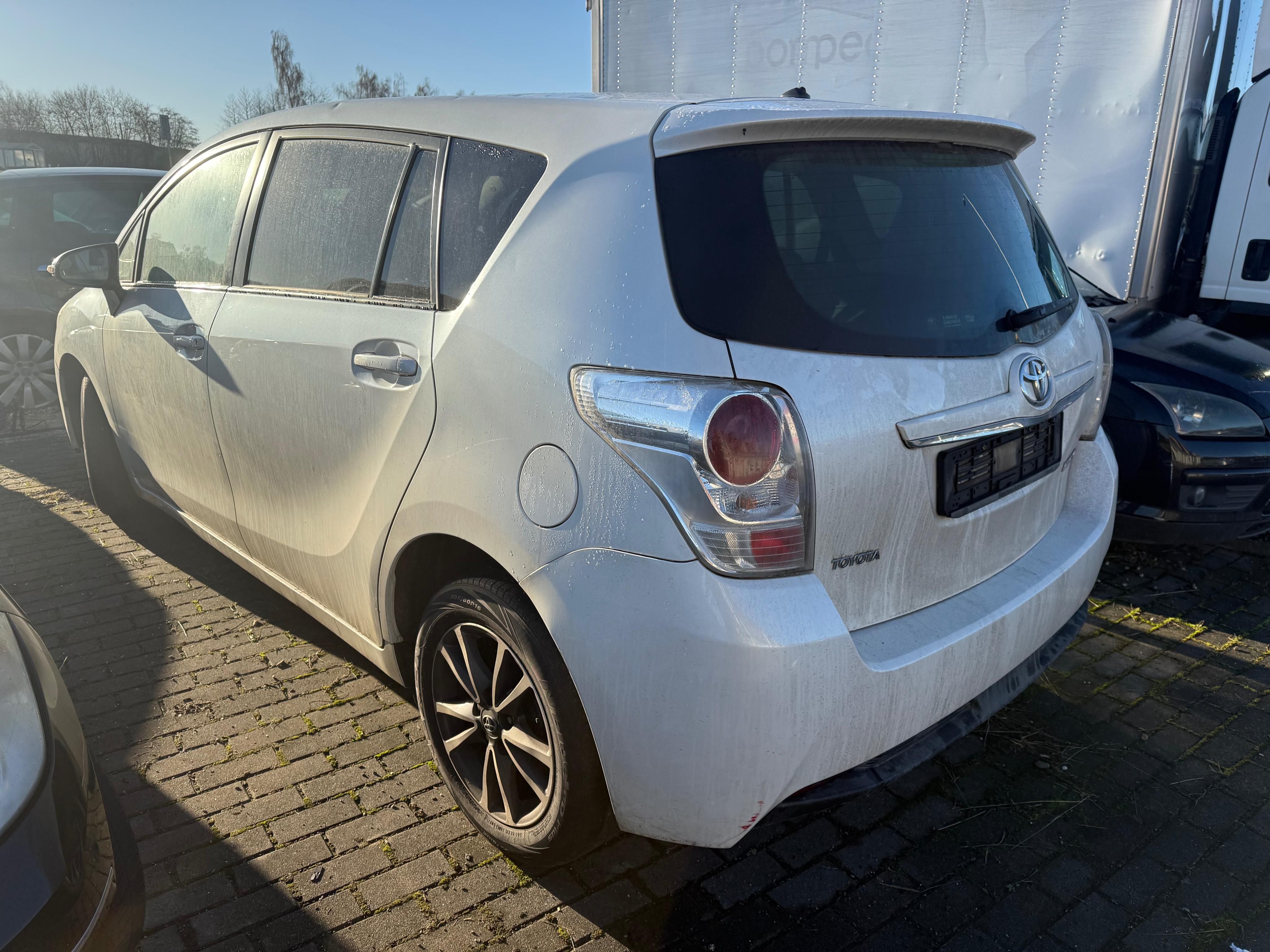 Toyota Verso, 1,6 D-Cat 82 kw.2014.7 míst - fotka 5