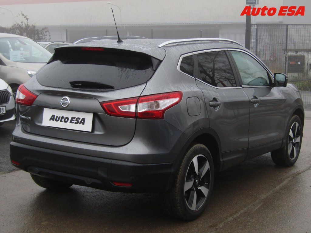Nissan Qashqai, 1.2 DiG-T 4X2,N-Connecta - fotka 4
