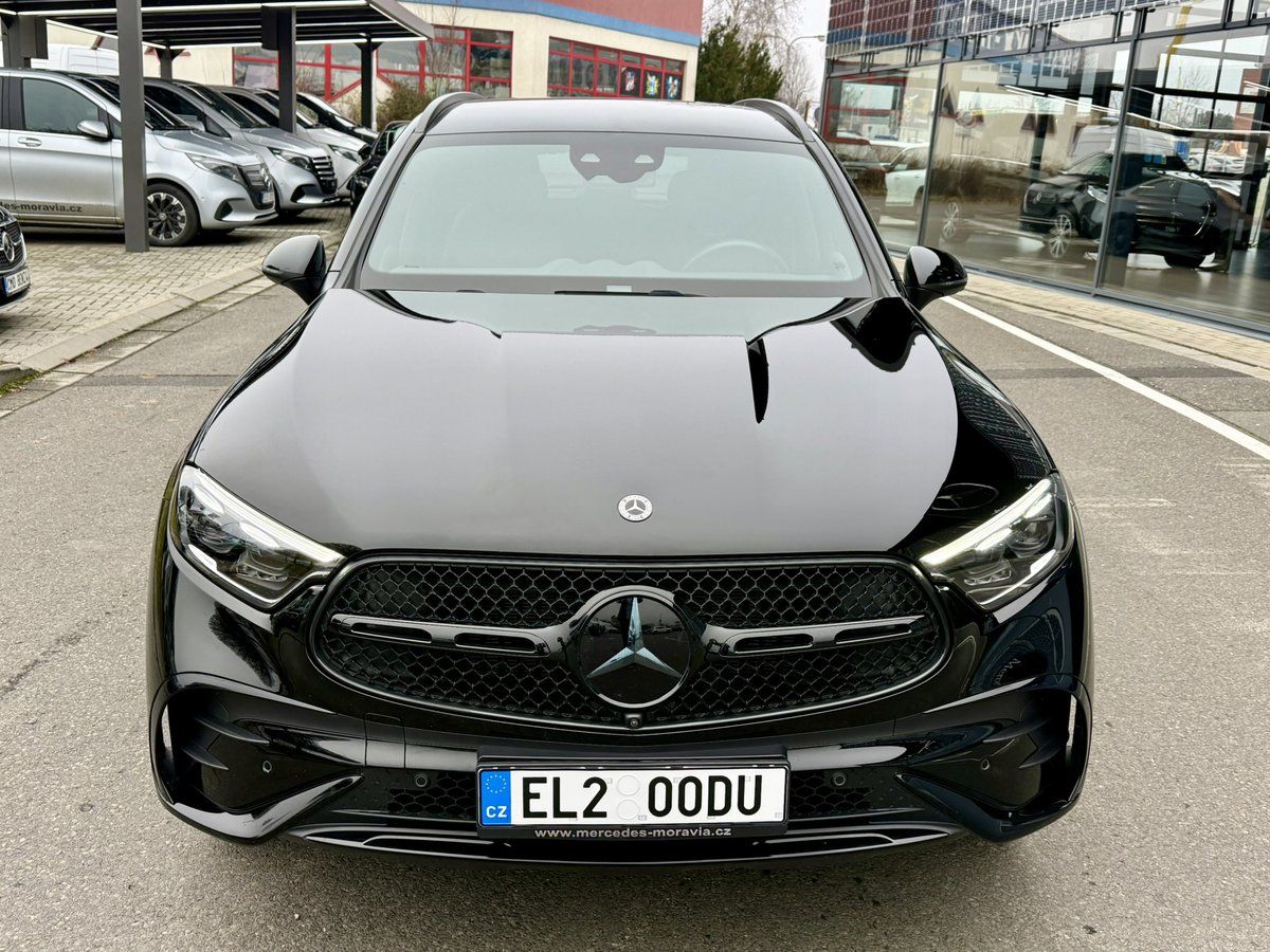 Mercedes-Benz GLC, 300 e 4MATIC SUV - fotka 3