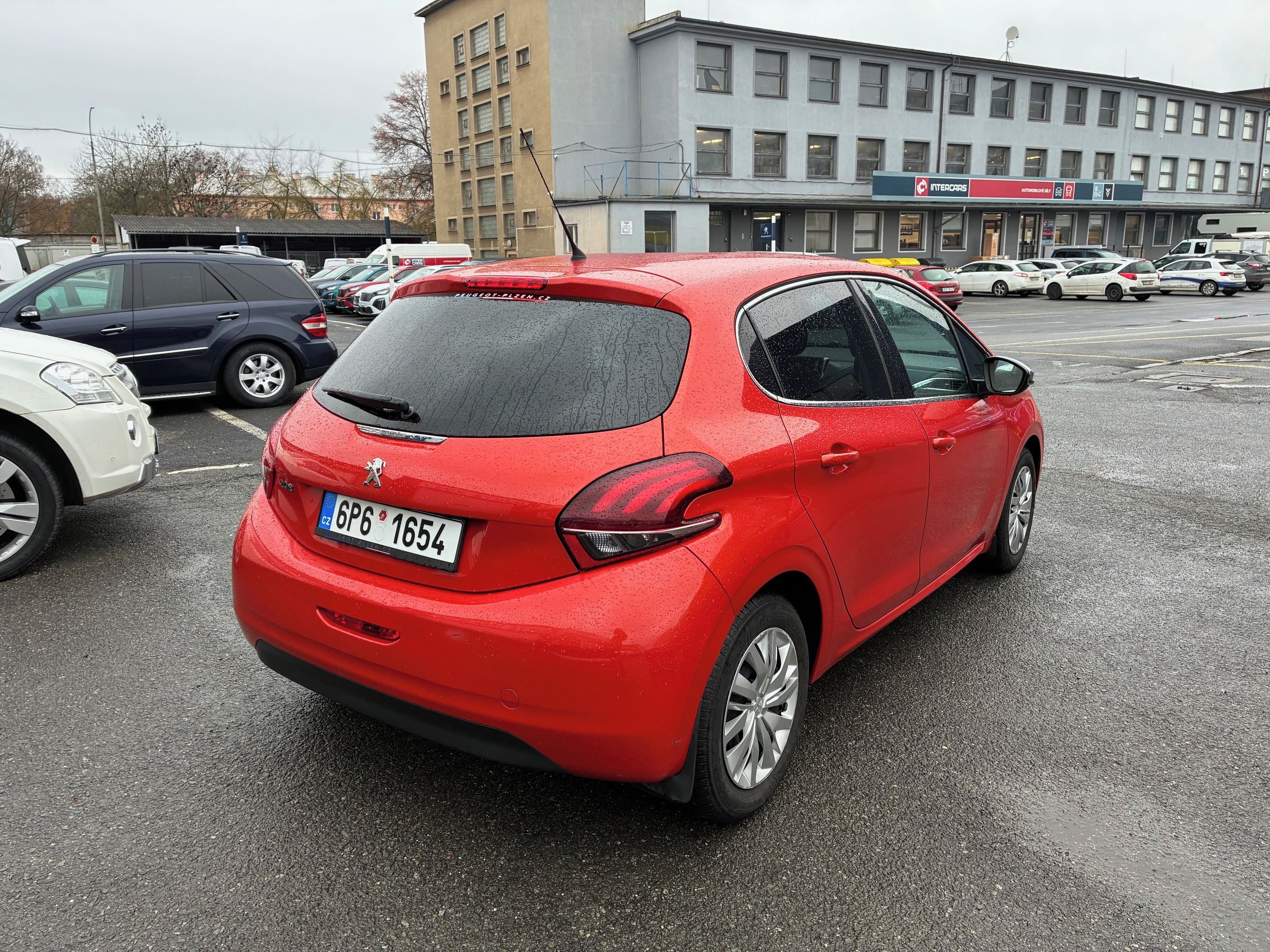 Peugeot 208, 1,2 PureTech Active Pack  82k - fotka 3