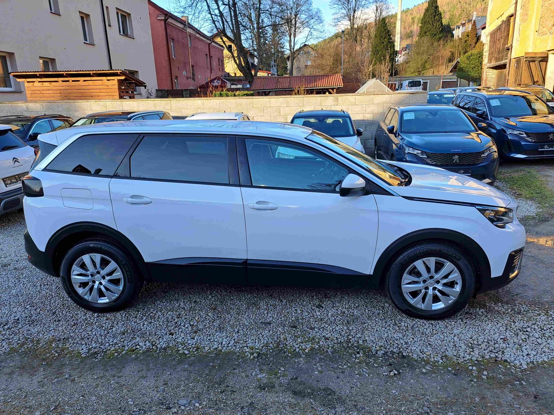 Peugeot 5008, 1,2 PT EAT8 17ALU PDC NAVI - fotka 3