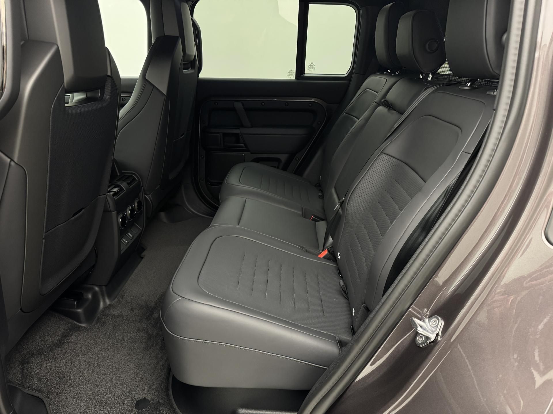 Land Rover Defender, OCTA P635 - fotka 6