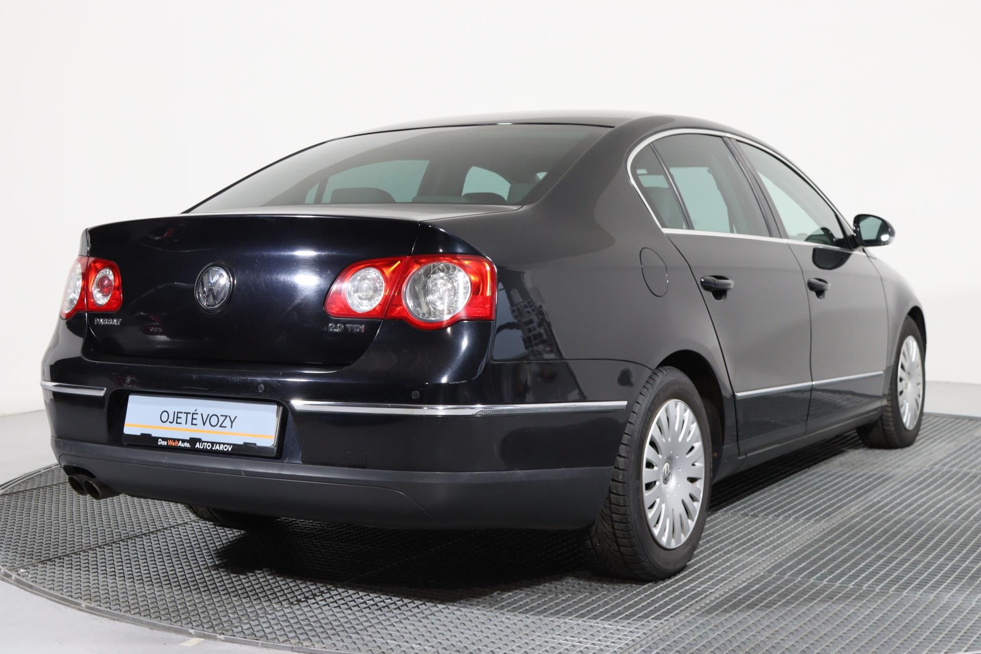 Volkswagen Passat, Limousine Highline 2,0 TDI - fotka 2
