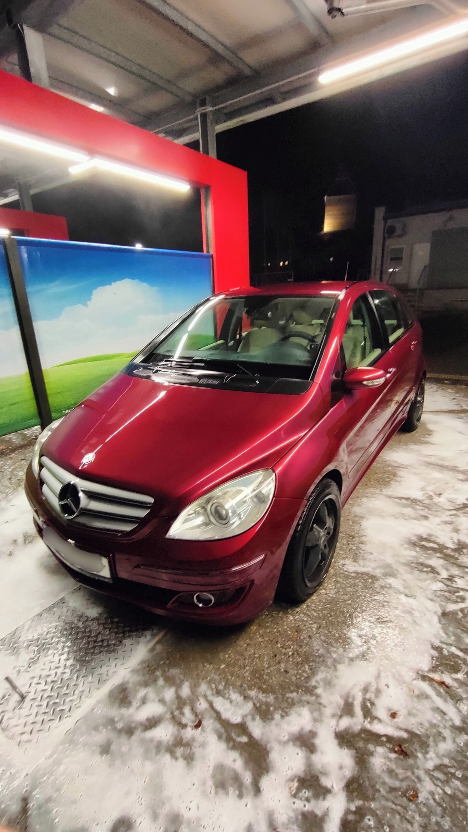 Mercedes-Benz Třídy B, Světlý interiér, litá 17" kola