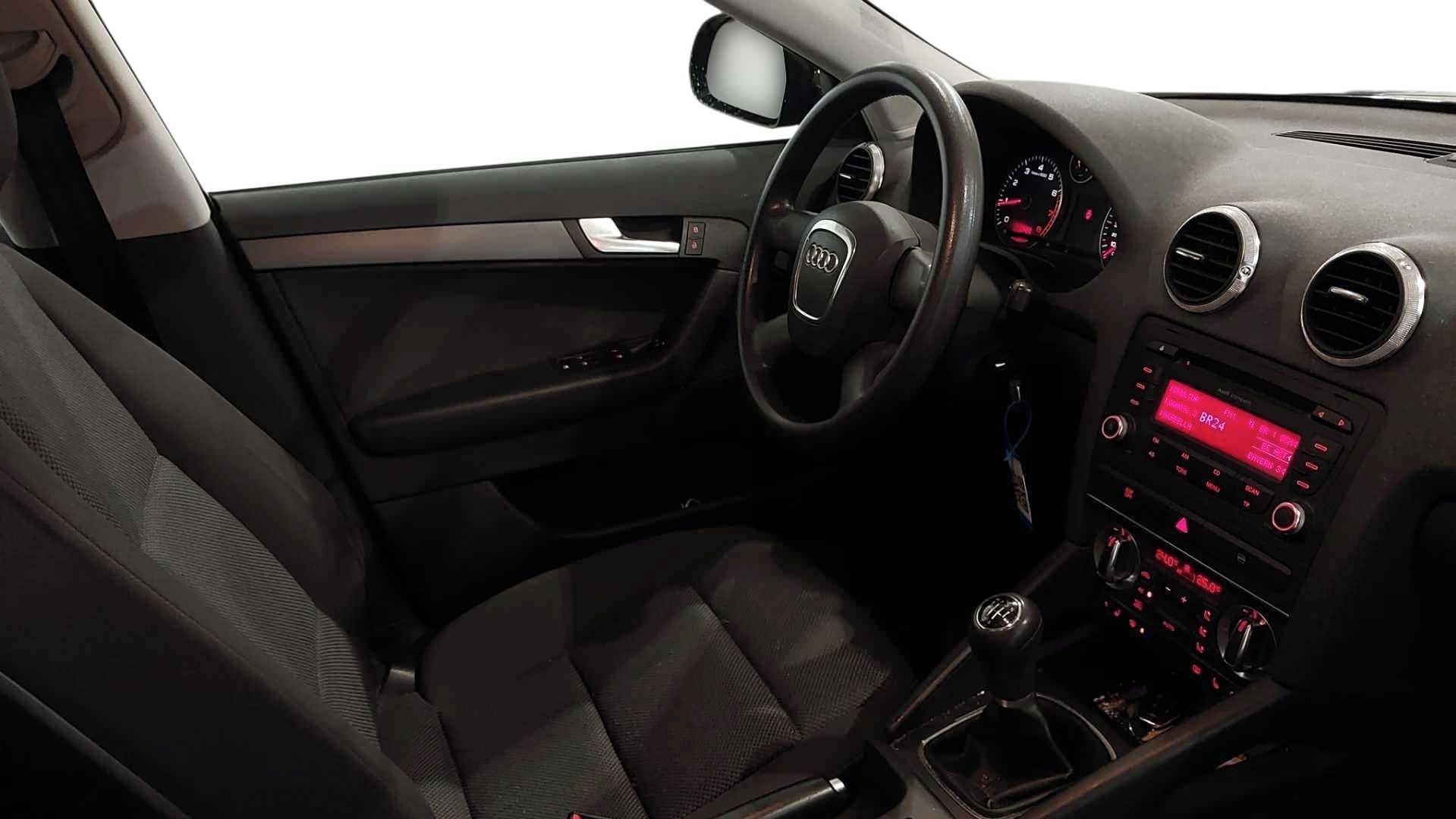 Audi A3, 1.6 Mpi 75 KW 5dv. FACELIFT - fotka 4