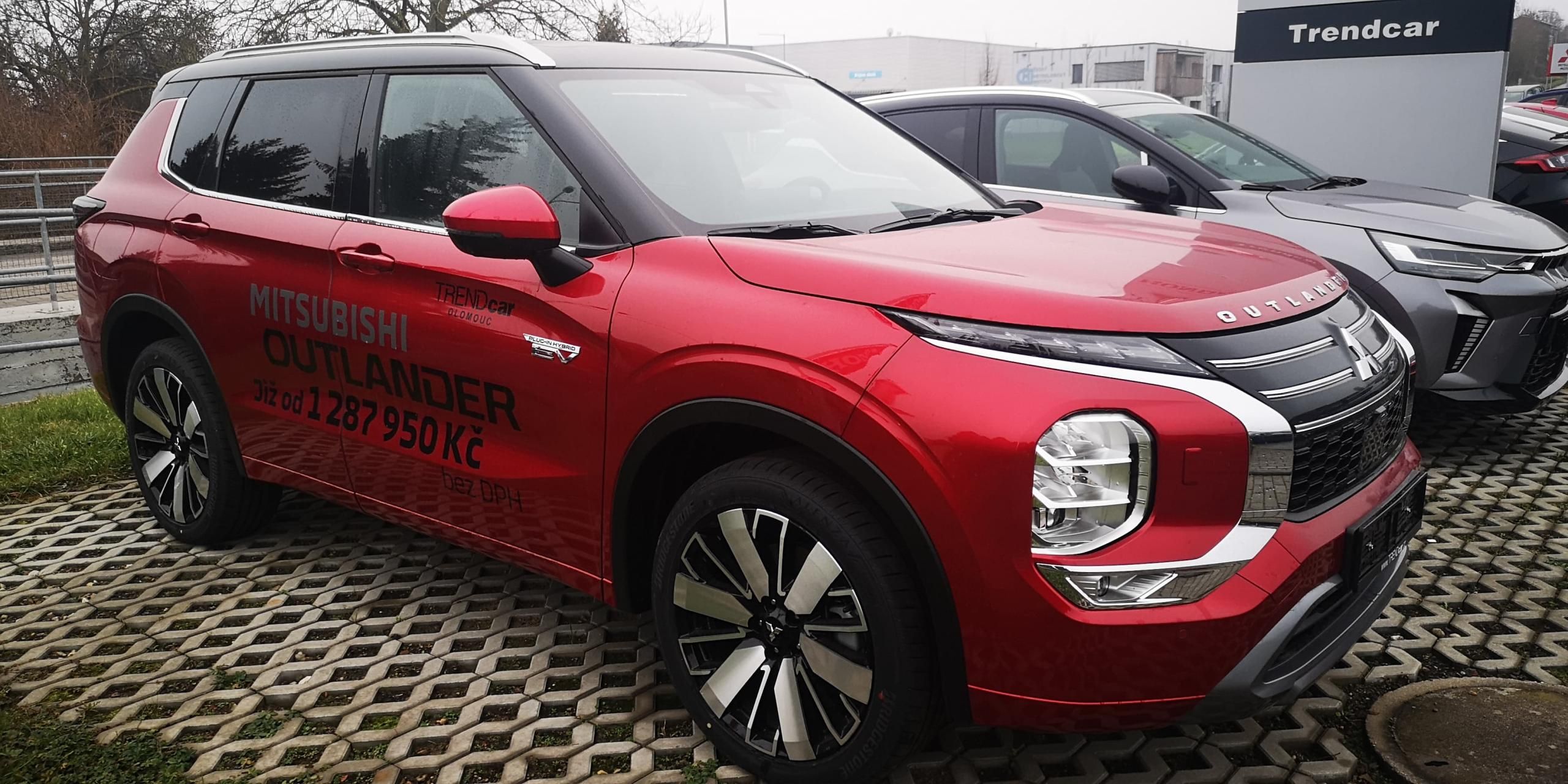 Mitsubishi Outlander, 2.4 PHEV INSTYLE 4WD NOVÝ VŮZ - fotka 2