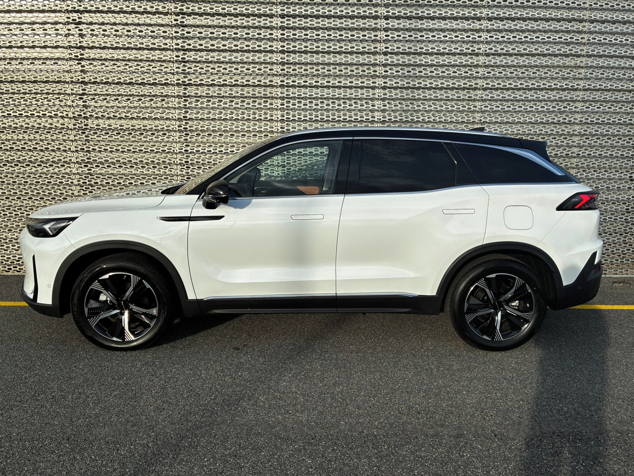 BAIC X75, 1,5T 130kW LUXURY 7DCT 4x2 - fotka 2