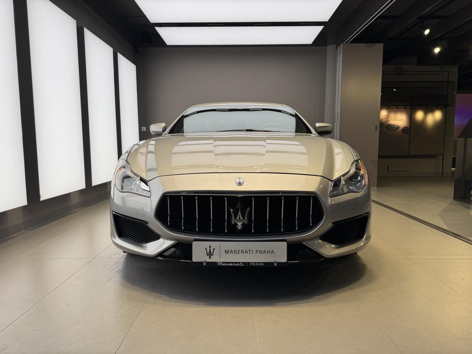 Maserati Quattroporte, SQ4 410HP V6 - fotka 2