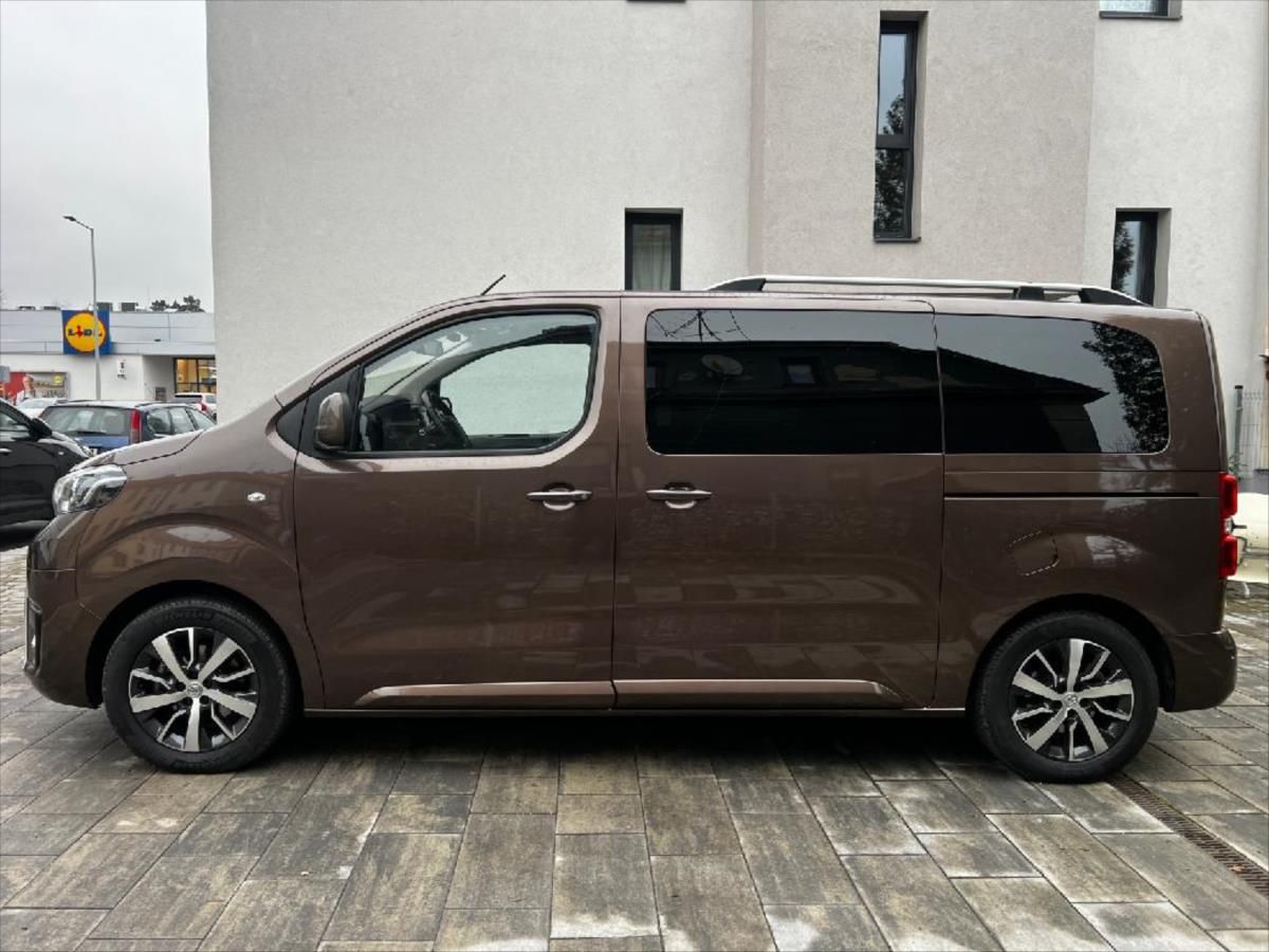 Toyota Proace Verso, 2,0 Diesel  Comfort Navi + - fotka 3