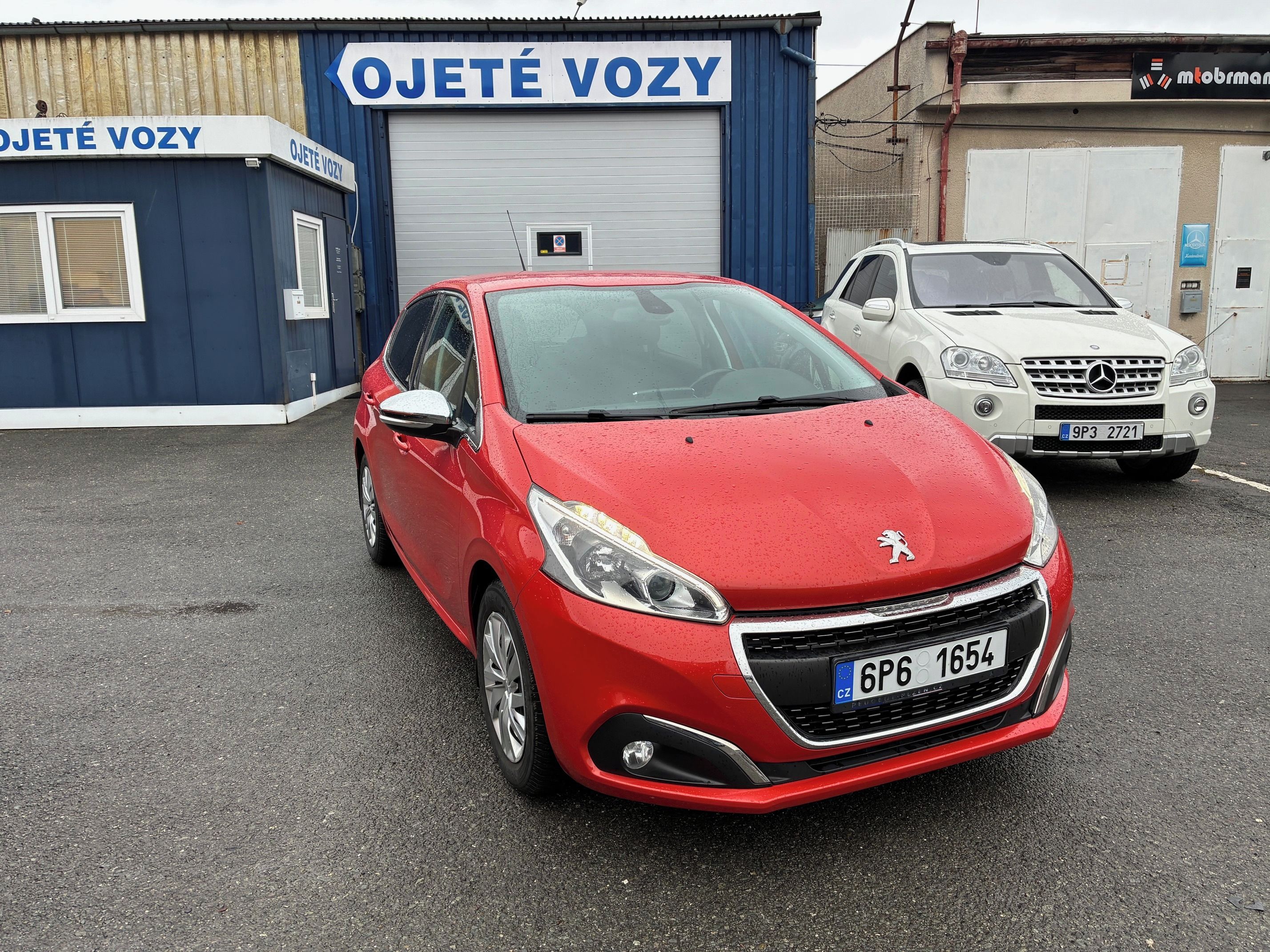 Peugeot 208, 1,2 PureTech Active Pack  82k - fotka 2