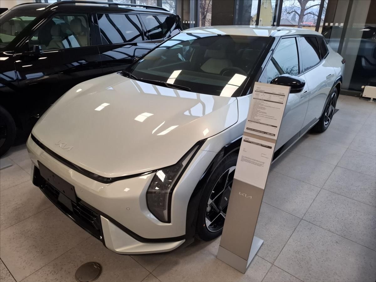 Kia EV4, GT-LINE 150 KW V2L 2025 - fotka 3