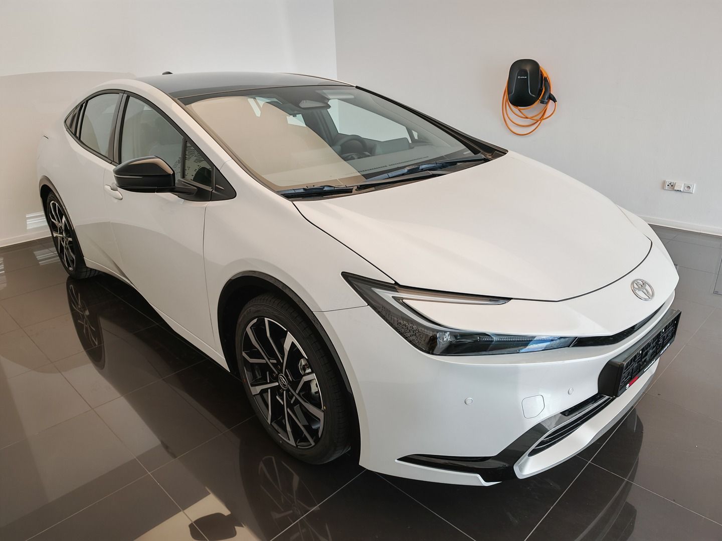 Toyota Prius, 2.0 Plug-in Hybrid Prestige - fotka 3