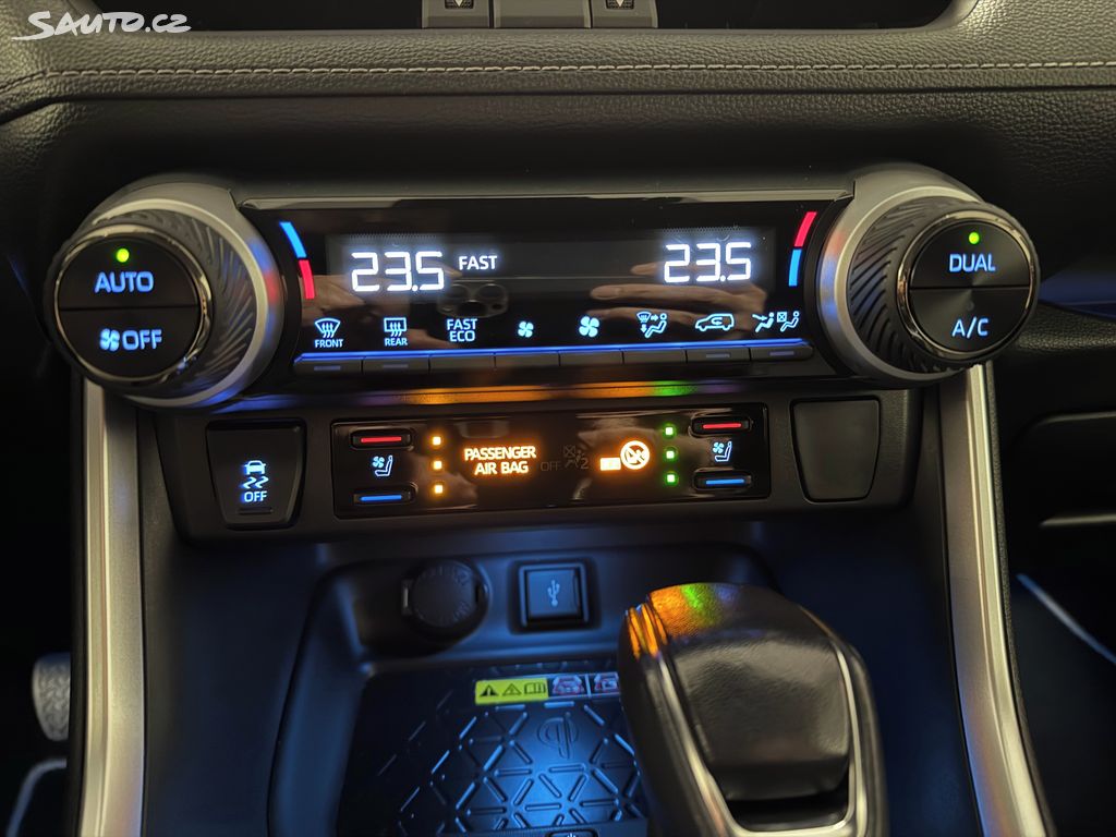 Toyota Rav4, fotka 24