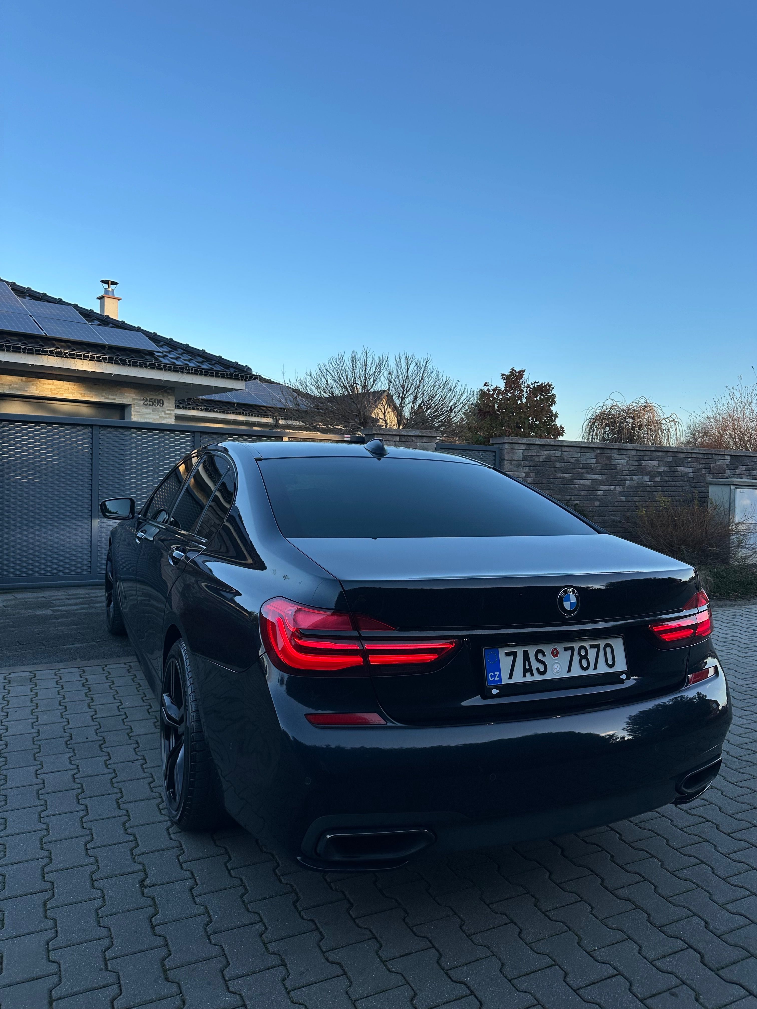 BMW Řada 7, BMW 750i xDrive/B&W/LASER/M - fotka 4