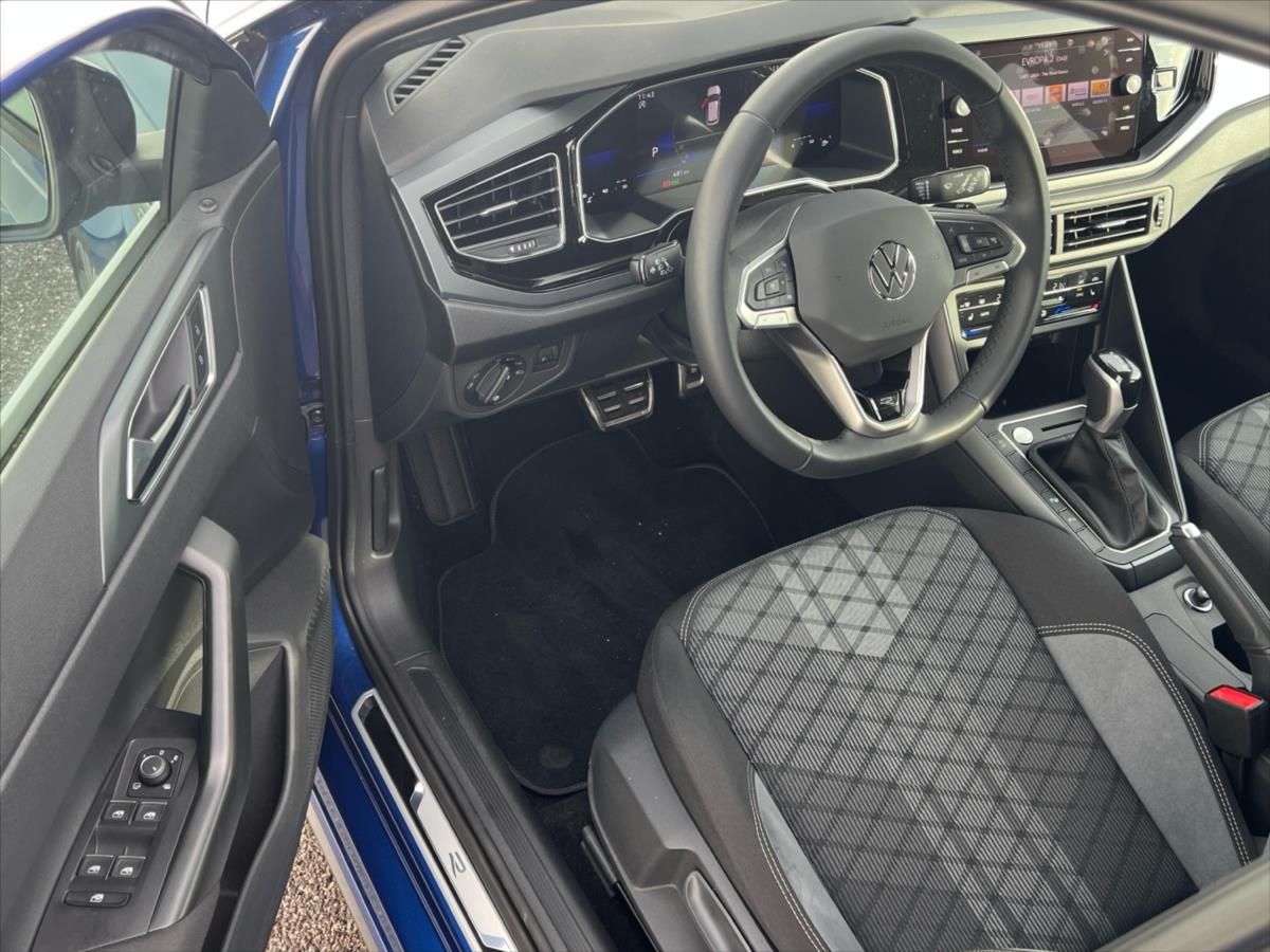 Volkswagen Polo, 1,0 TSi 81 kW 7DSG R-LINE - fotka 6