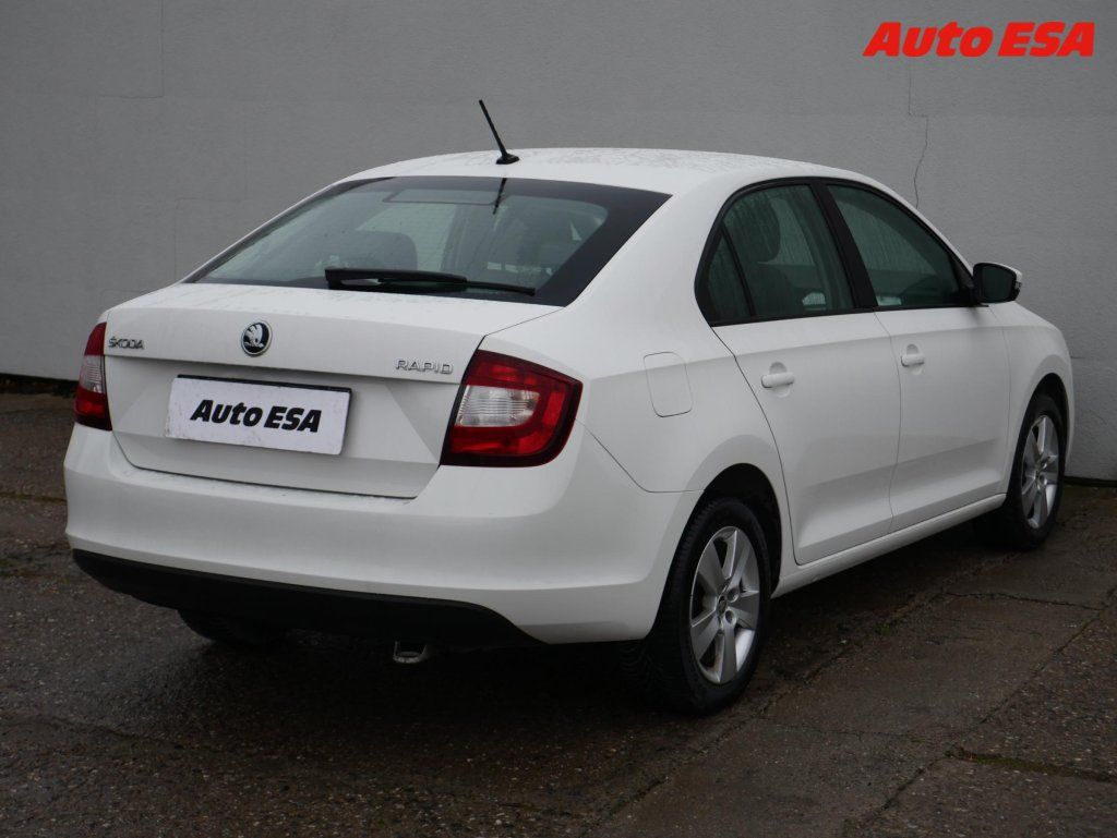 Škoda Rapid, 1.0 TSi,2.maj,ČR,Ambition - fotka 6