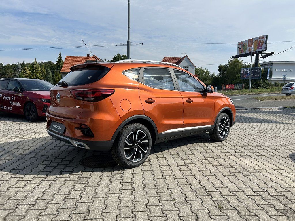 MG ZS, Emotion Plus 1,5i 78kW - fotka 4