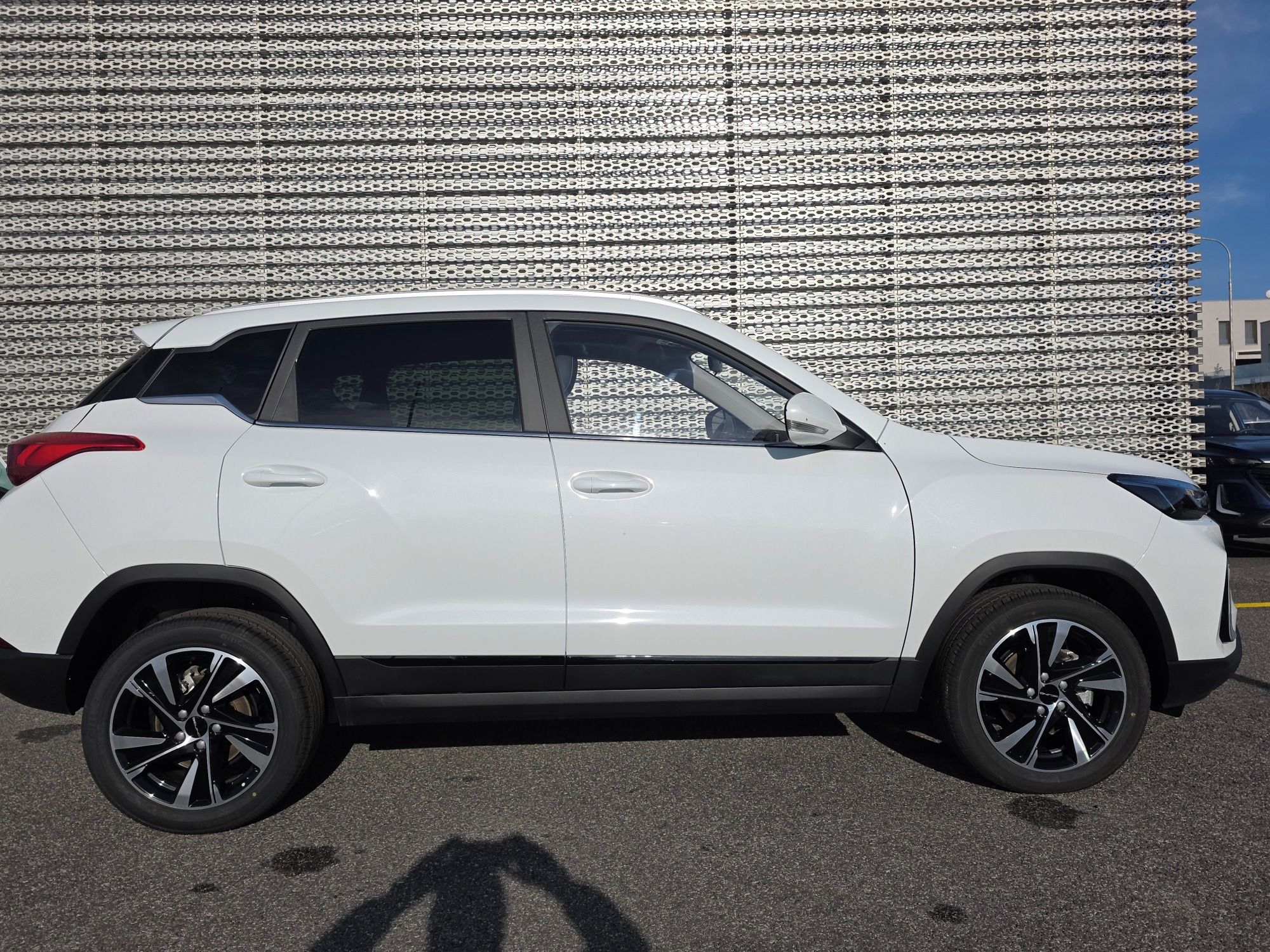 BAIC X3, LUXURY 1,5T 100kW 6/MT 4x2 - fotka 2