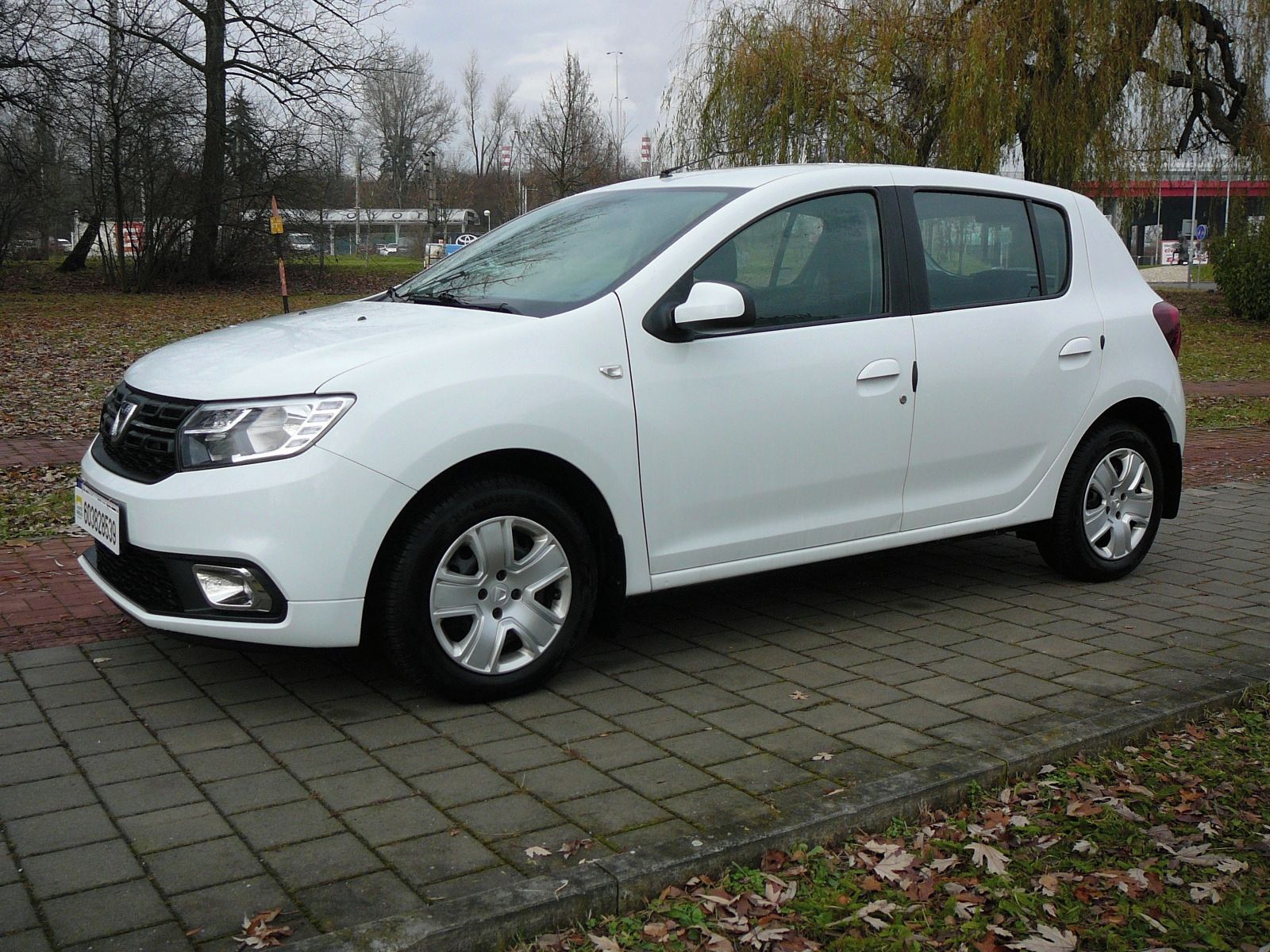 Dacia Sandero, 0.9SCe 1MAJ ČR 60000KM!!! - fotka 2