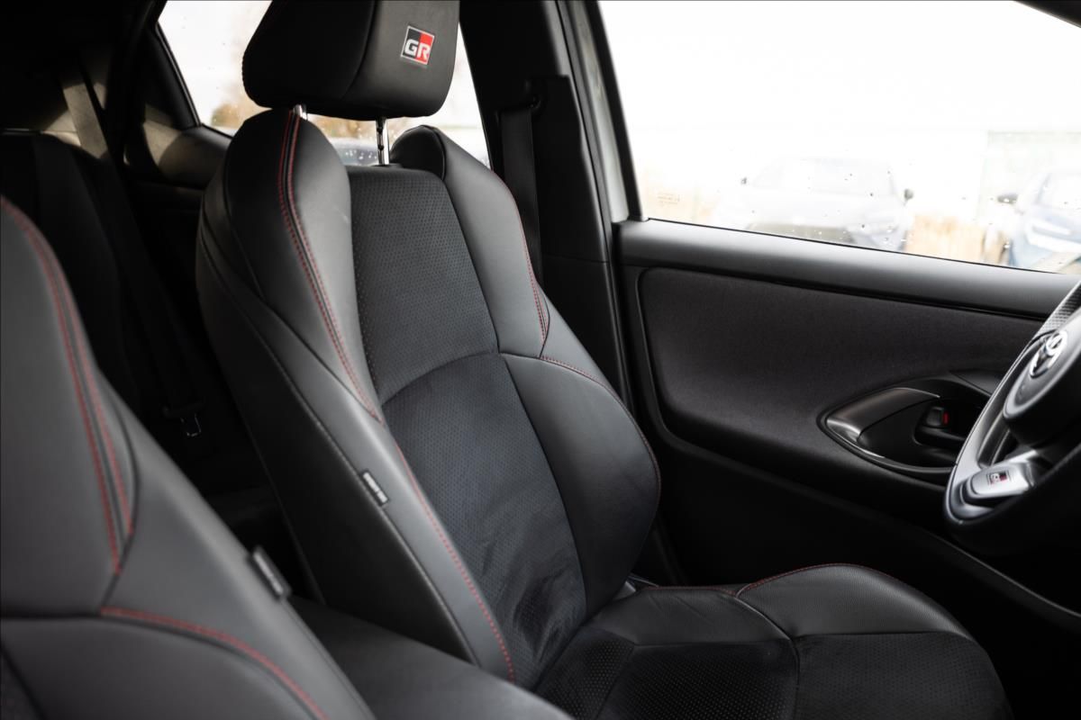 Toyota Yaris, 1,5 AT GR SPORT - fotka 5