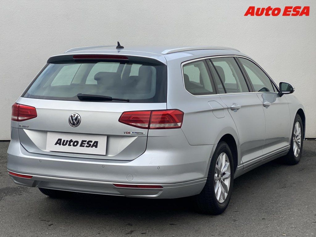 Volkswagen Passat, 1.6 TDI,DSG,navi,autoAC - fotka 4