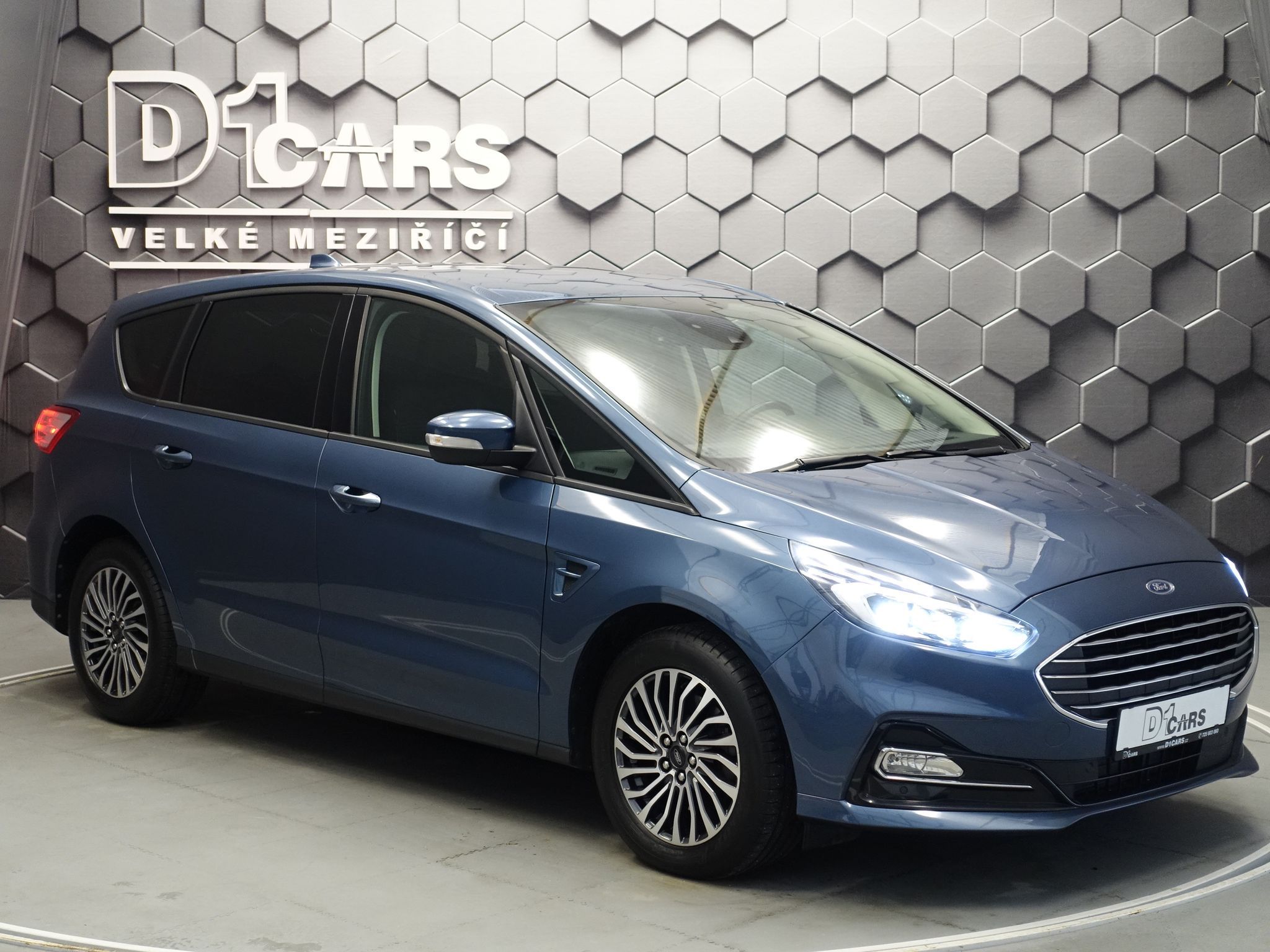 Ford S-MAX, 110 kw, manuál, LED světlomety - fotka 6