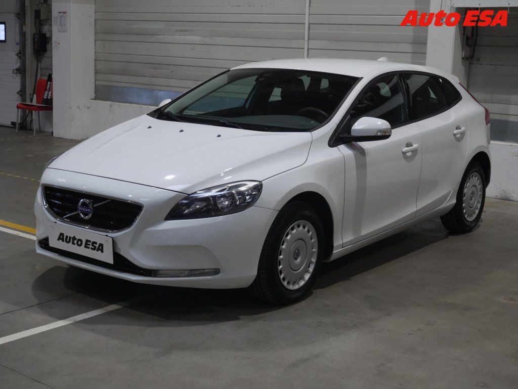 Volvo V40, 1.6 D,AC - fotka 3
