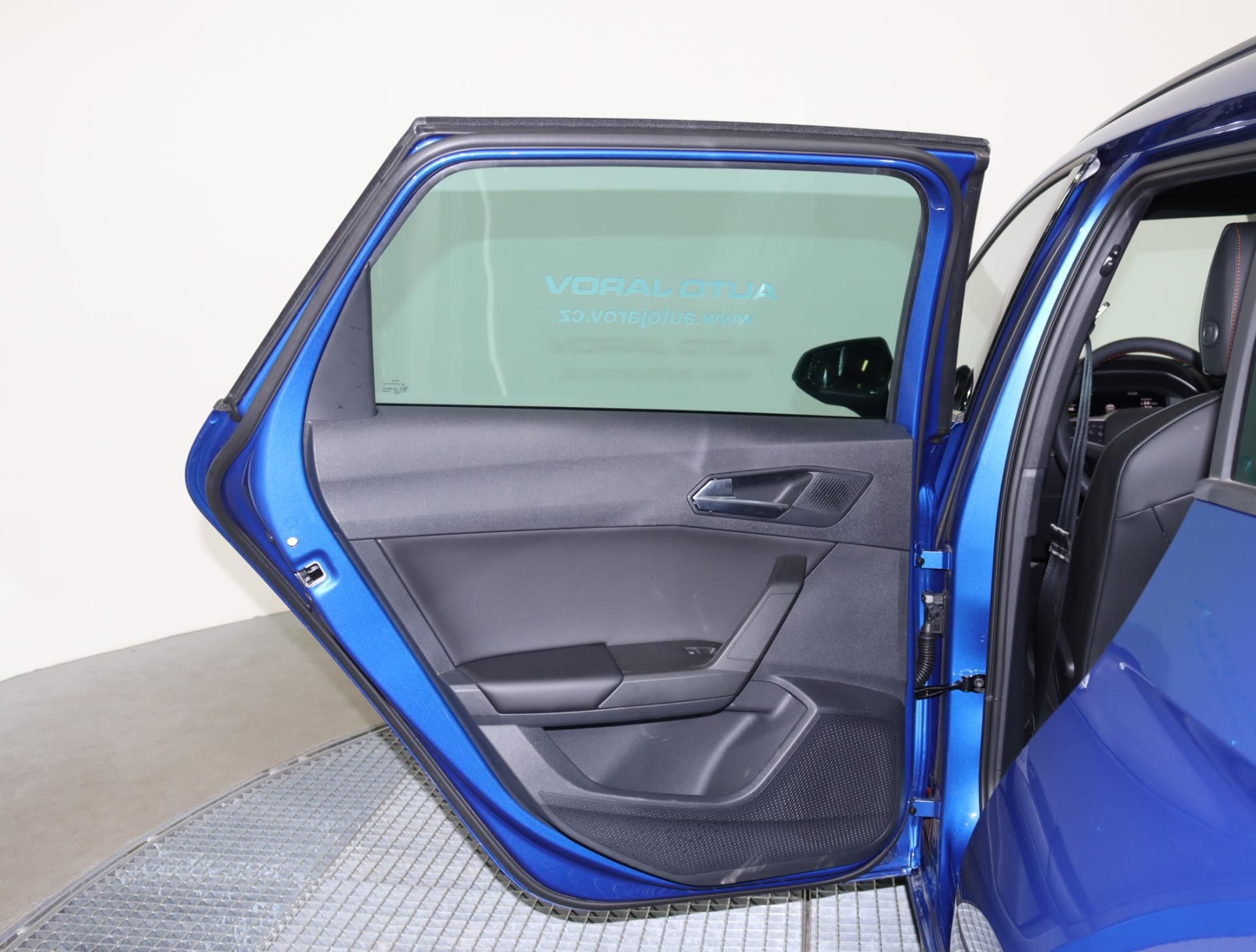 Seat Leon, SP FR e-HYBRID 204k DSG - fotka 3