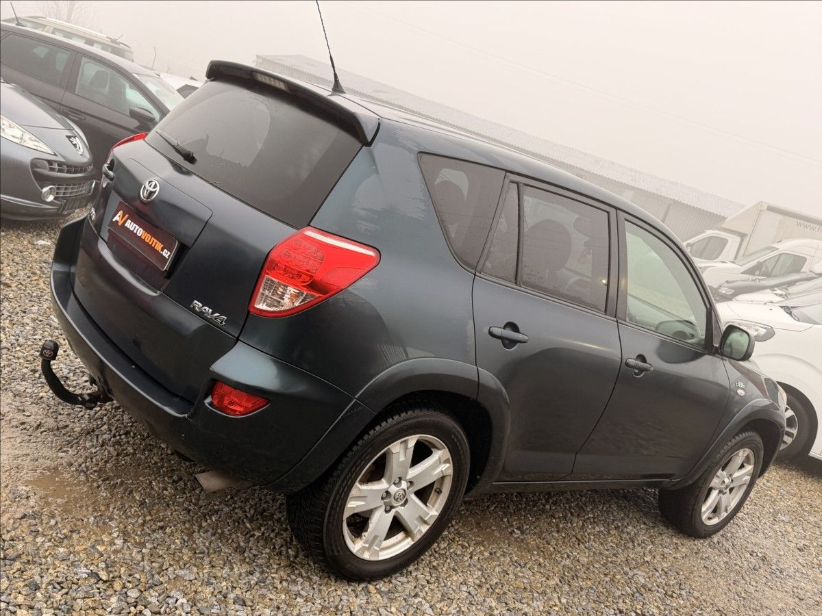Toyota Rav4, 2,2 130kW 4X4 TAŽNÉ WEBASTO - fotka 5