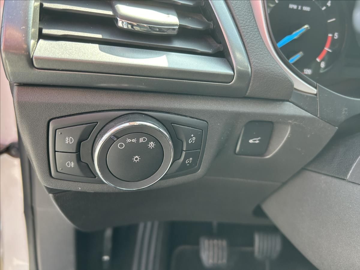 Ford Mondeo, 2,0 TDCi 110kW,Led,Navi,ACC,Al - fotka 5