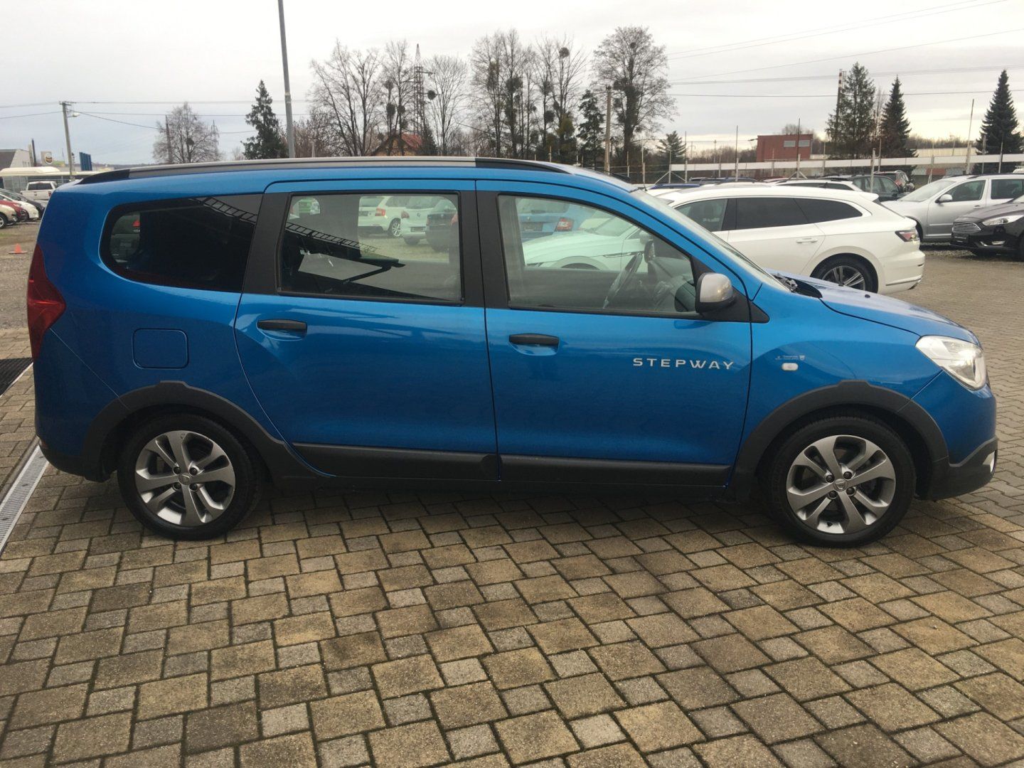 Dacia Lodgy, 1.2 i 85 kW STEPWAY - fotka 3