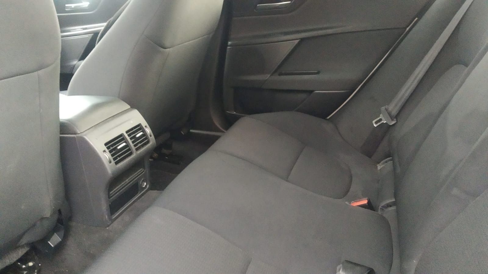Jaguar XE, Jaguar XE 2.0D manual - fotka 3