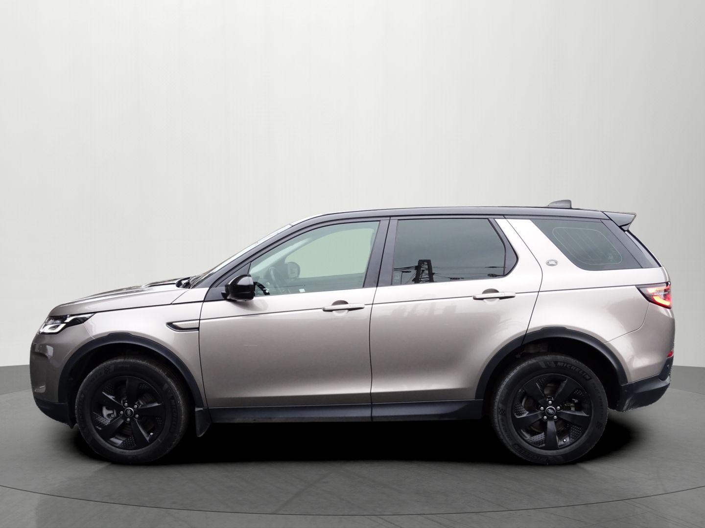 Land Rover Discovery Sport, 2.0 D165 SE AWD DPH - fotka 2