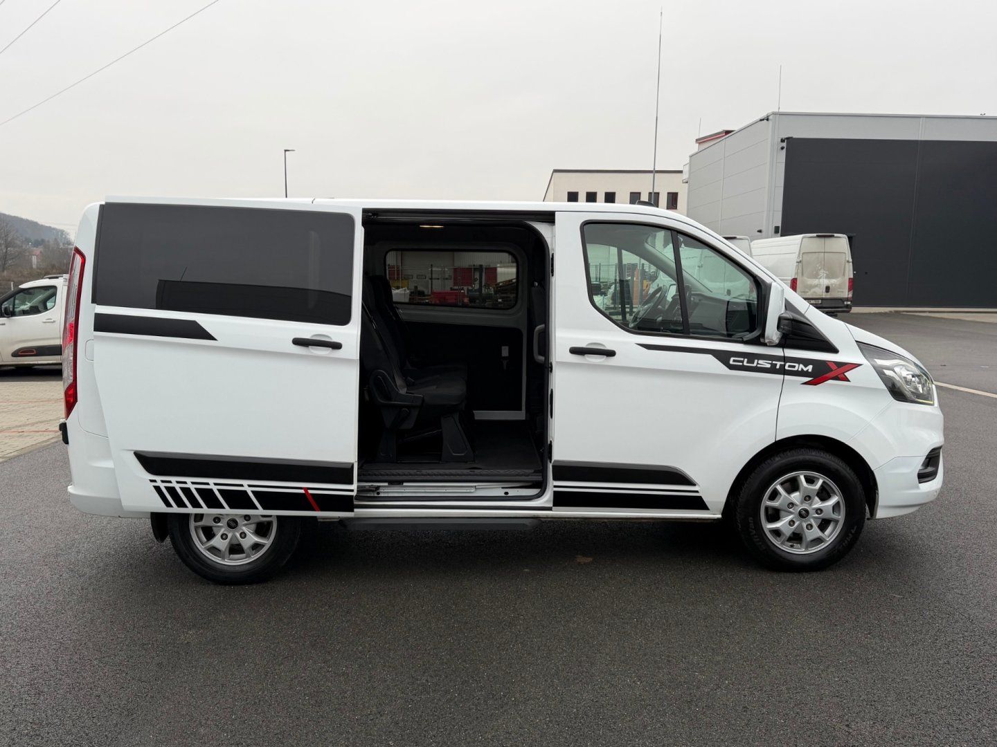 Ford Transit Custom, 2.0 / 96kW / AUTOMAT / 8-MÍST - fotka 5