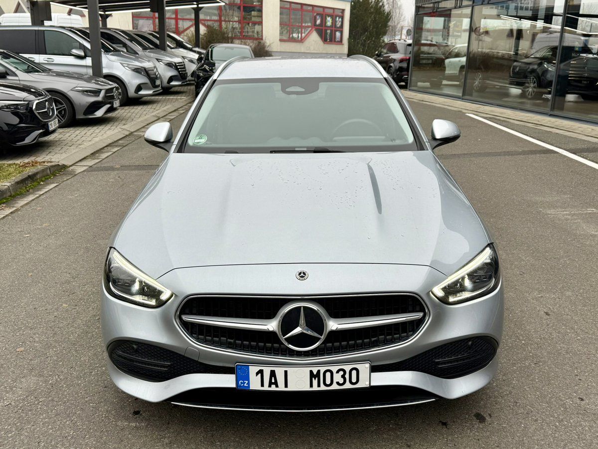 Mercedes-Benz Třídy C, 220 d 4MATIC kombi - fotka 3